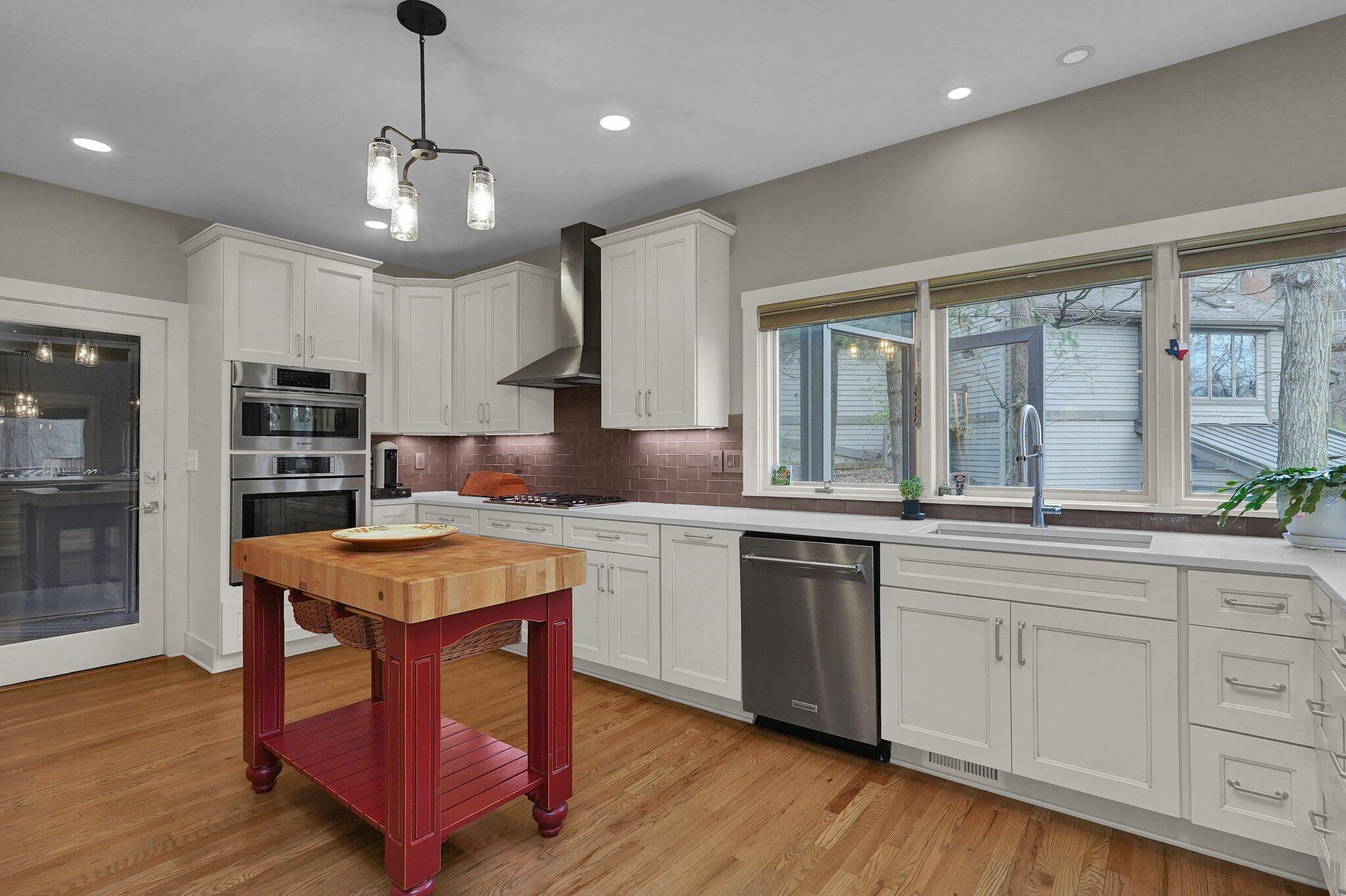 228 Pinehurst Drive Property Photo 10