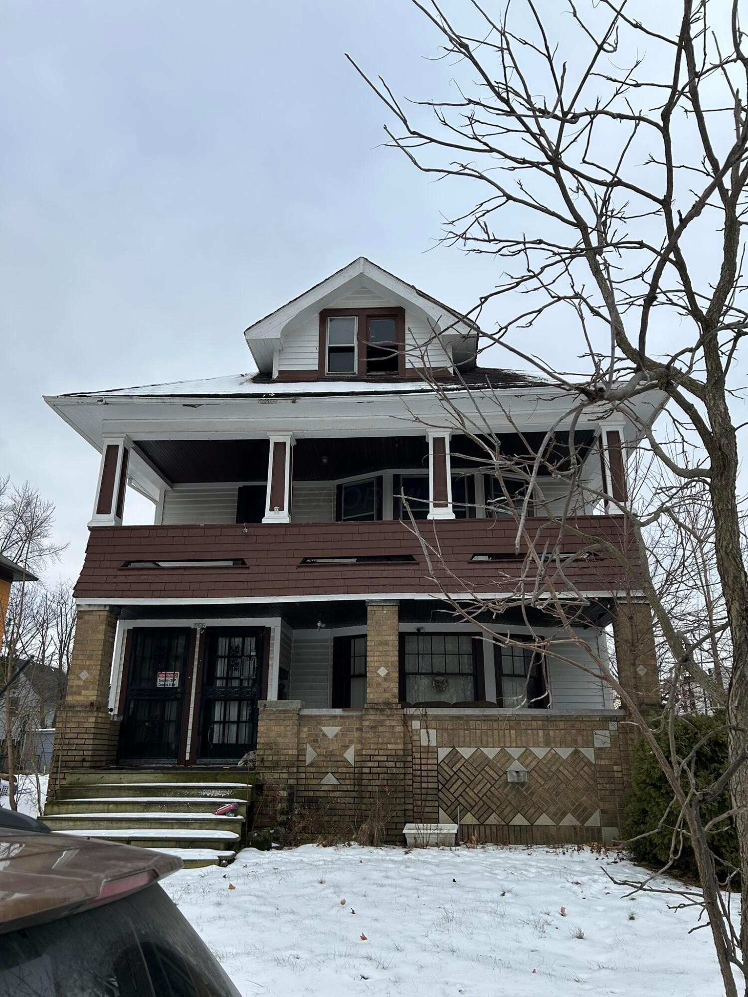 15616 Parkgrove Avenue Property Photo