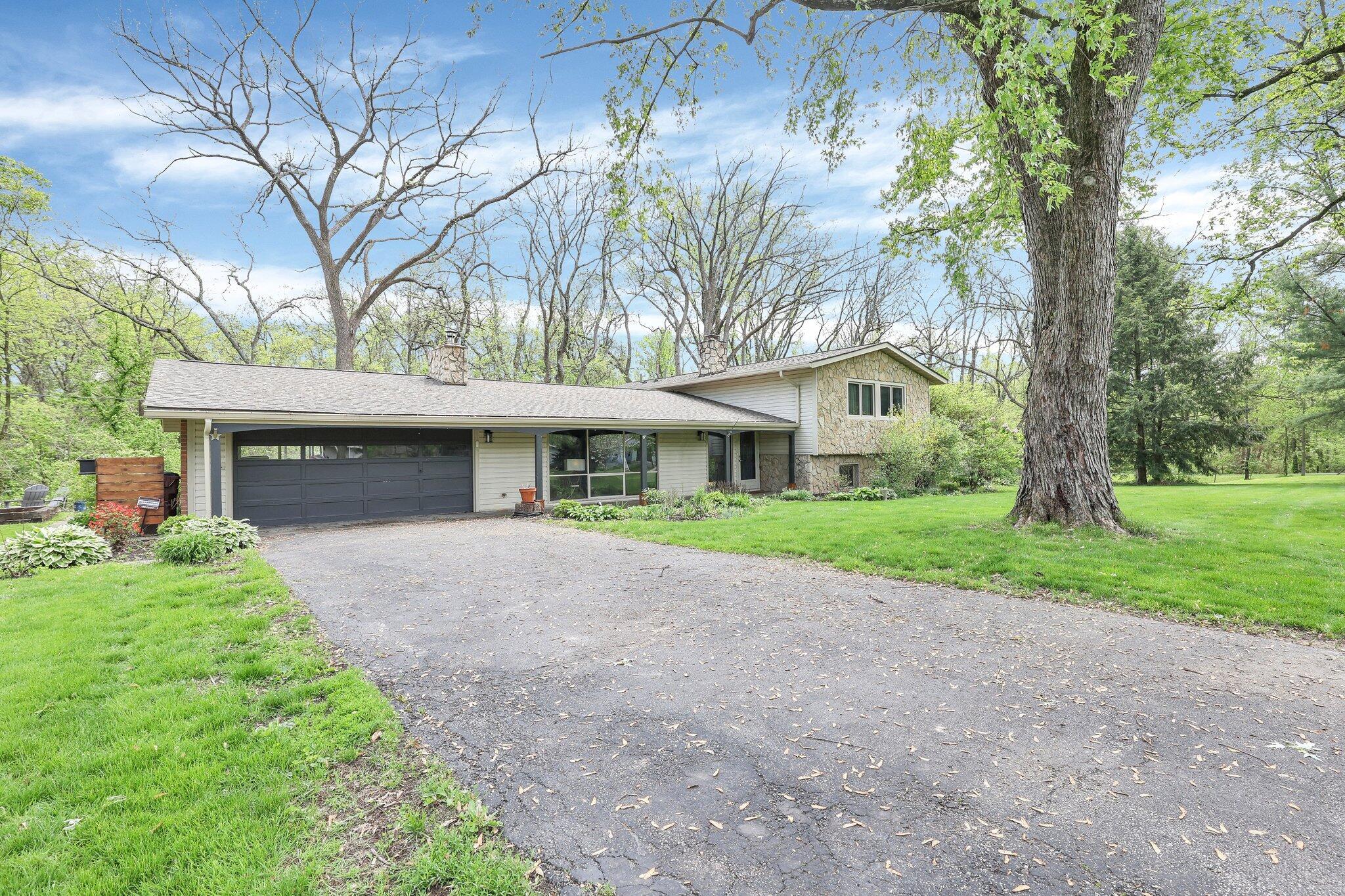 1750 Stoneybrook Way Property Photo 3
