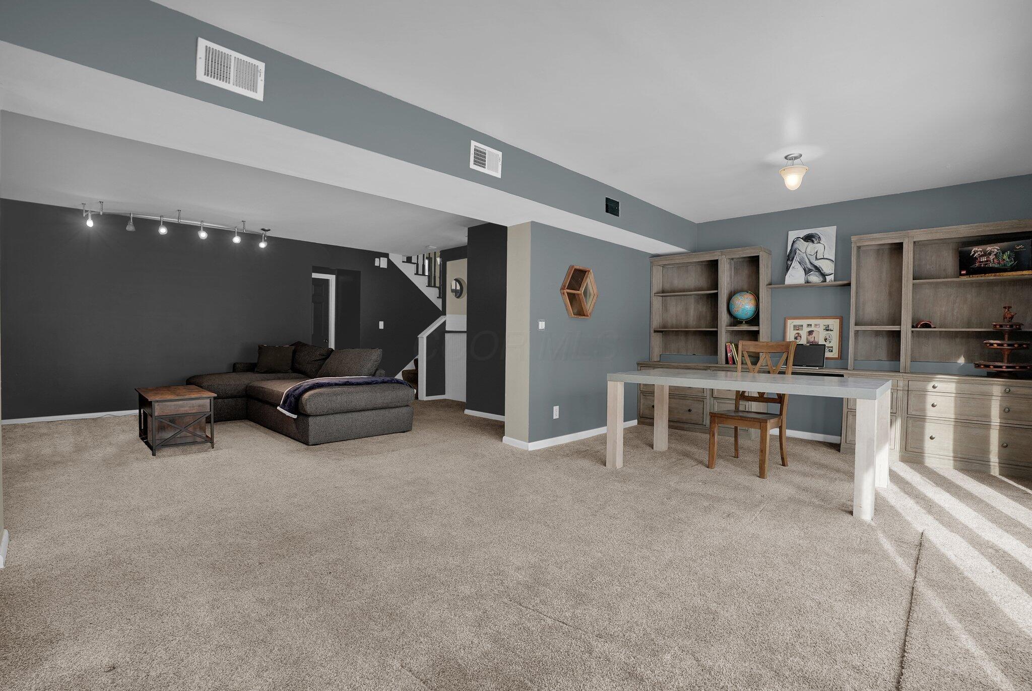 1750 Stoneybrook Way Property Photo 32
