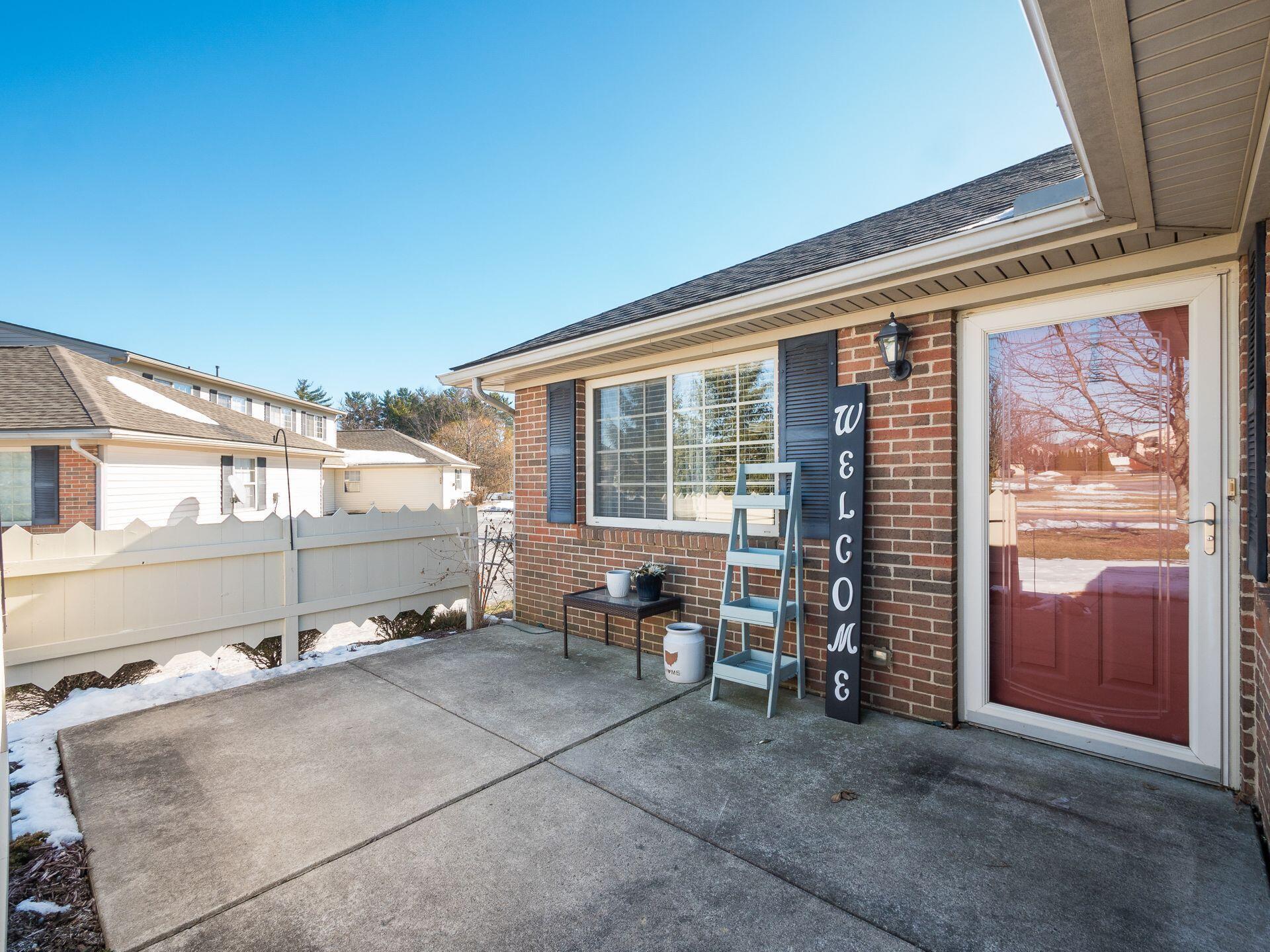 441 Virginia Court Property Photo 3