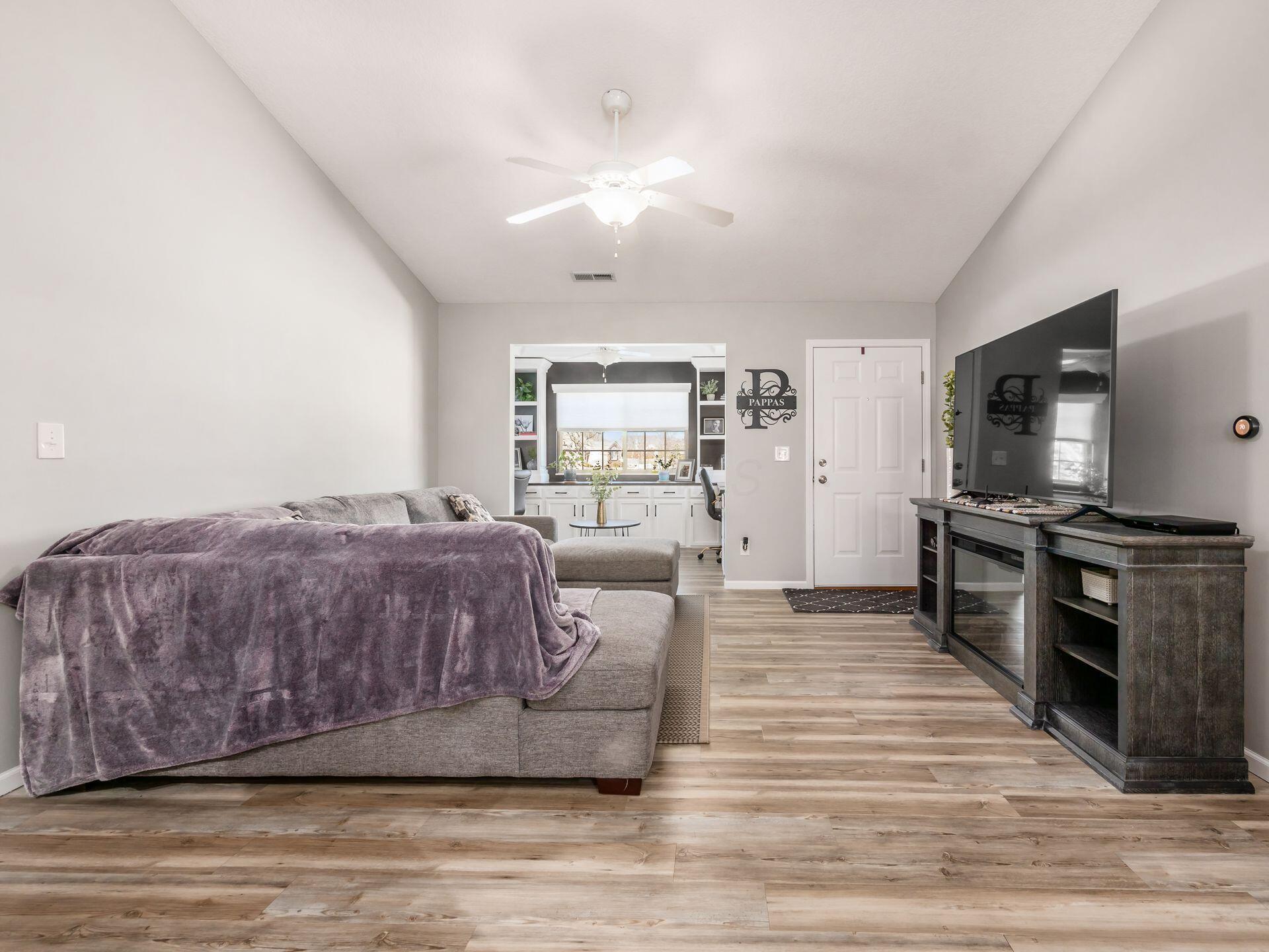 441 Virginia Court Property Photo 6