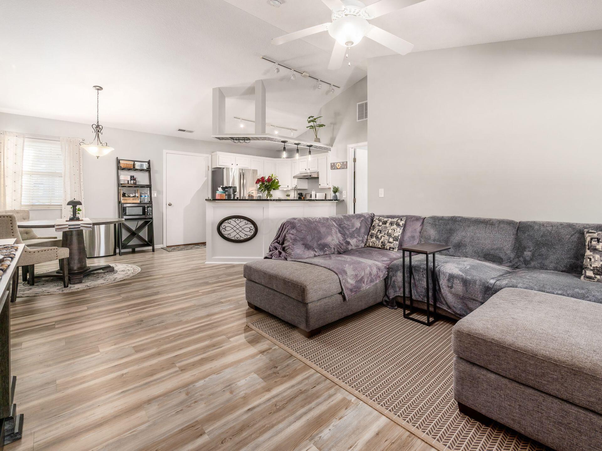 441 Virginia Court Property Photo 11