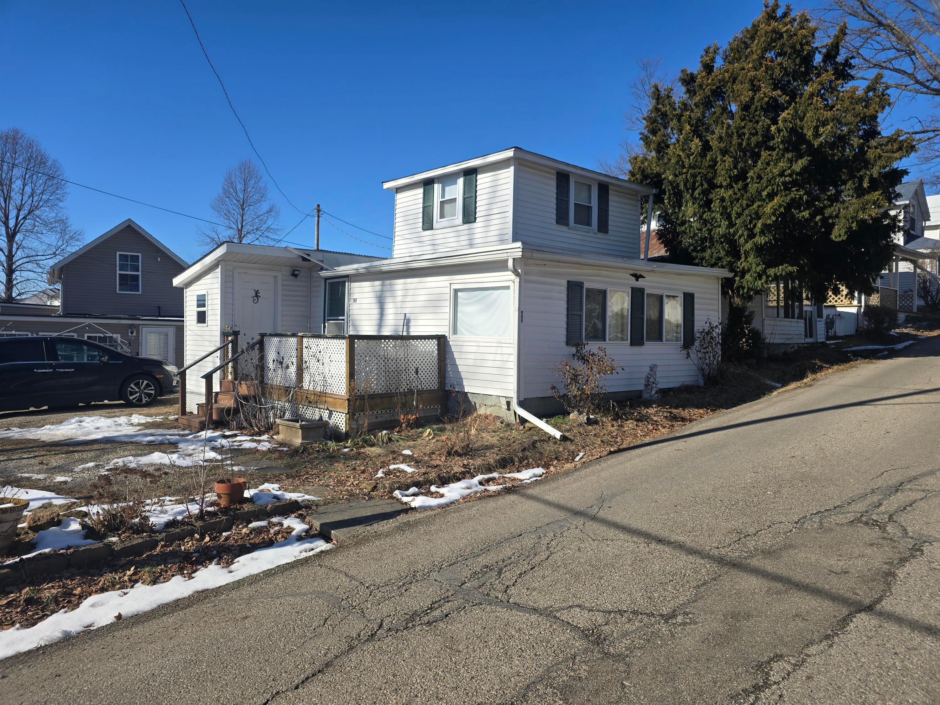185 9th Street Property Photo 1