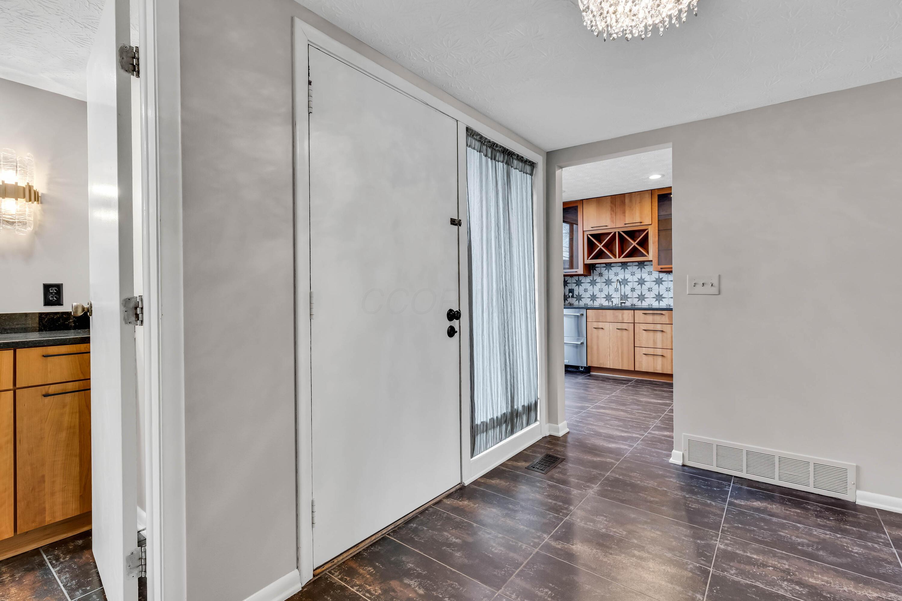 4759 Powderhorn Lane Property Photo 4