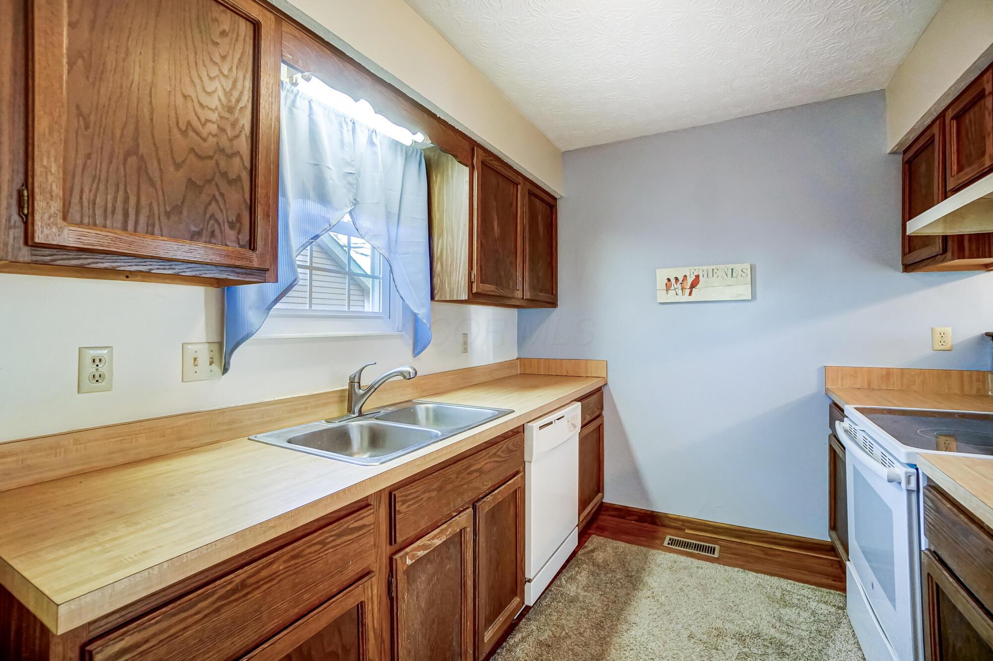 4196 Cherry Orchard Lane Property Photo 9