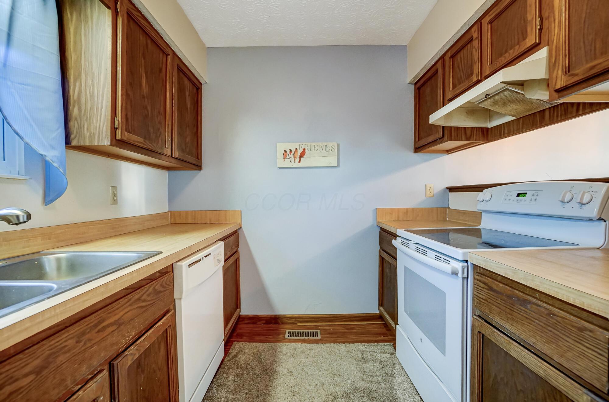 4196 Cherry Orchard Lane Property Photo 12