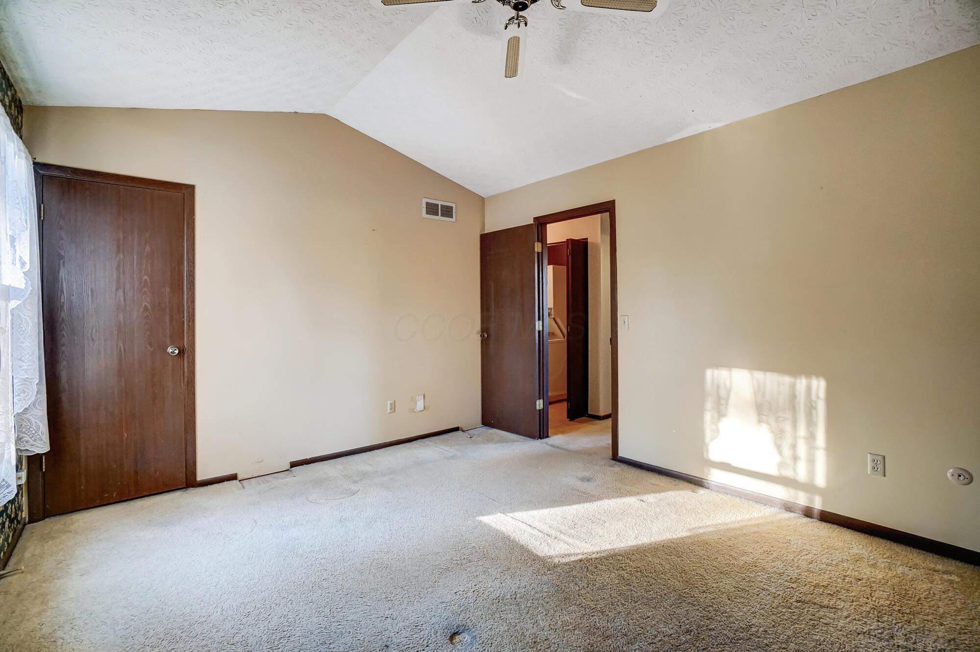 4196 Cherry Orchard Lane Property Photo 20