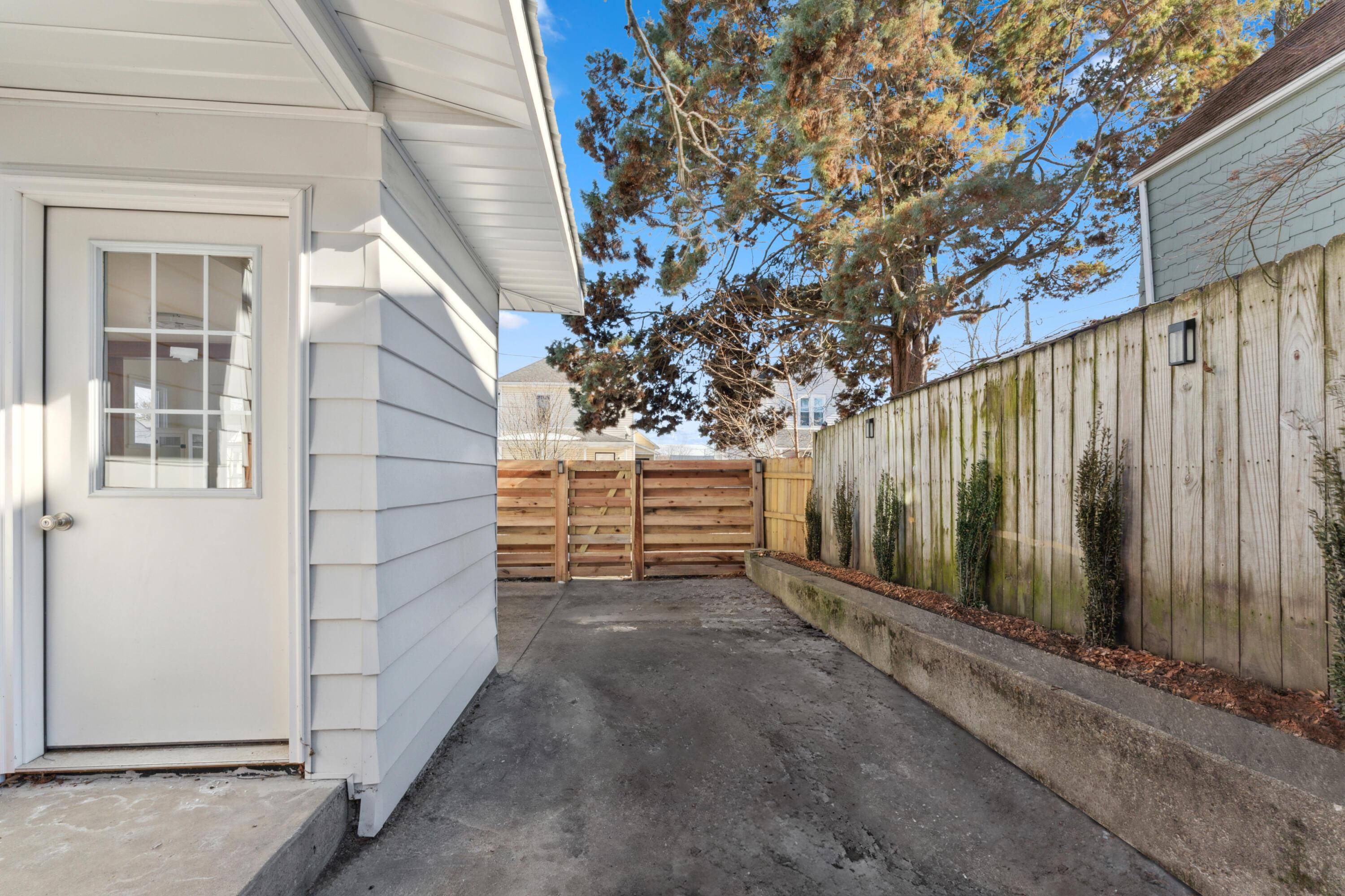 124 E Sugar Street Property Photo 22