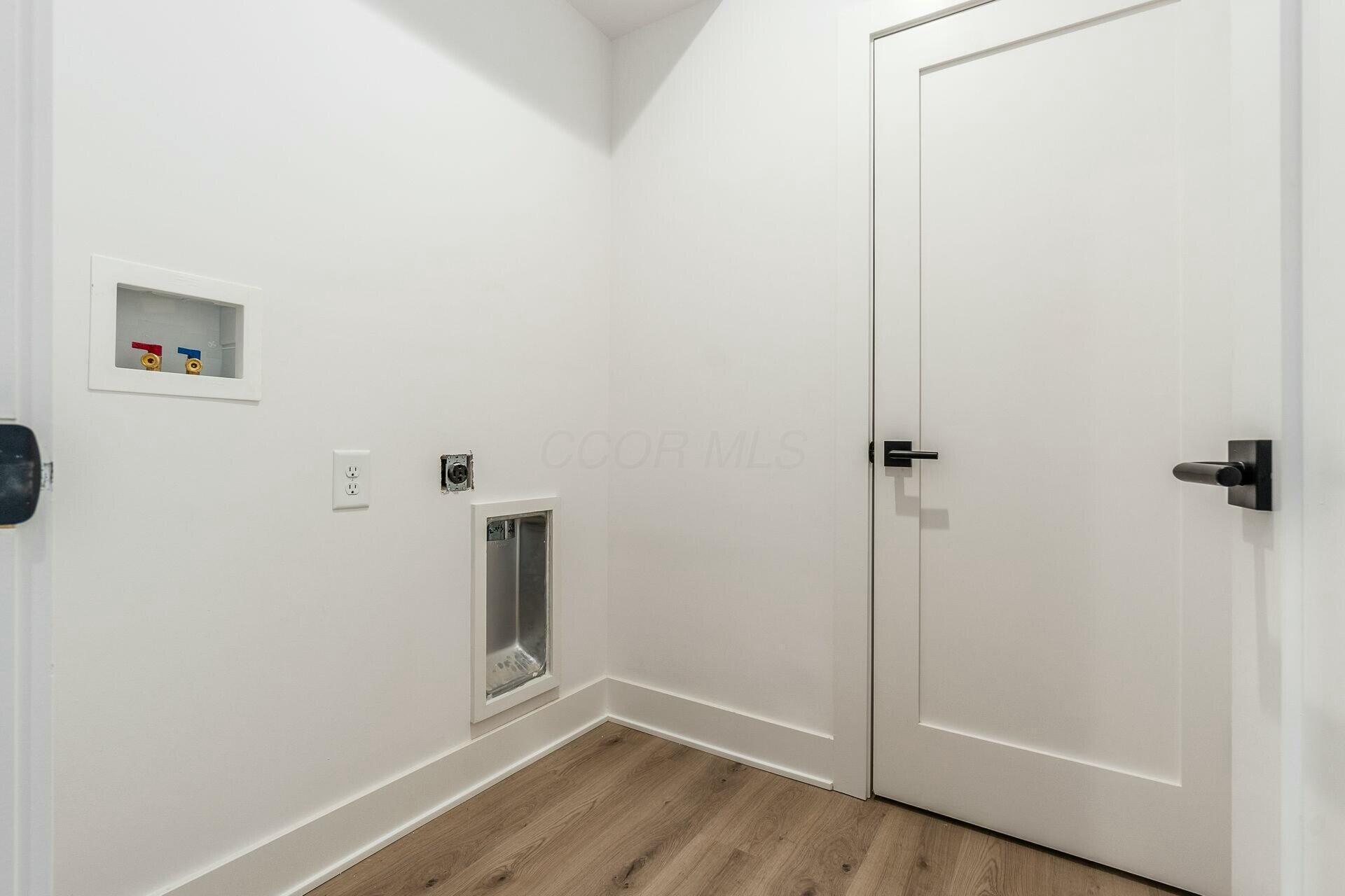 181 S Ohio Avenue Property Photo 26