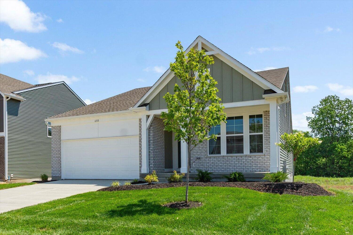 1233 Heathgate Way Property Photo 1