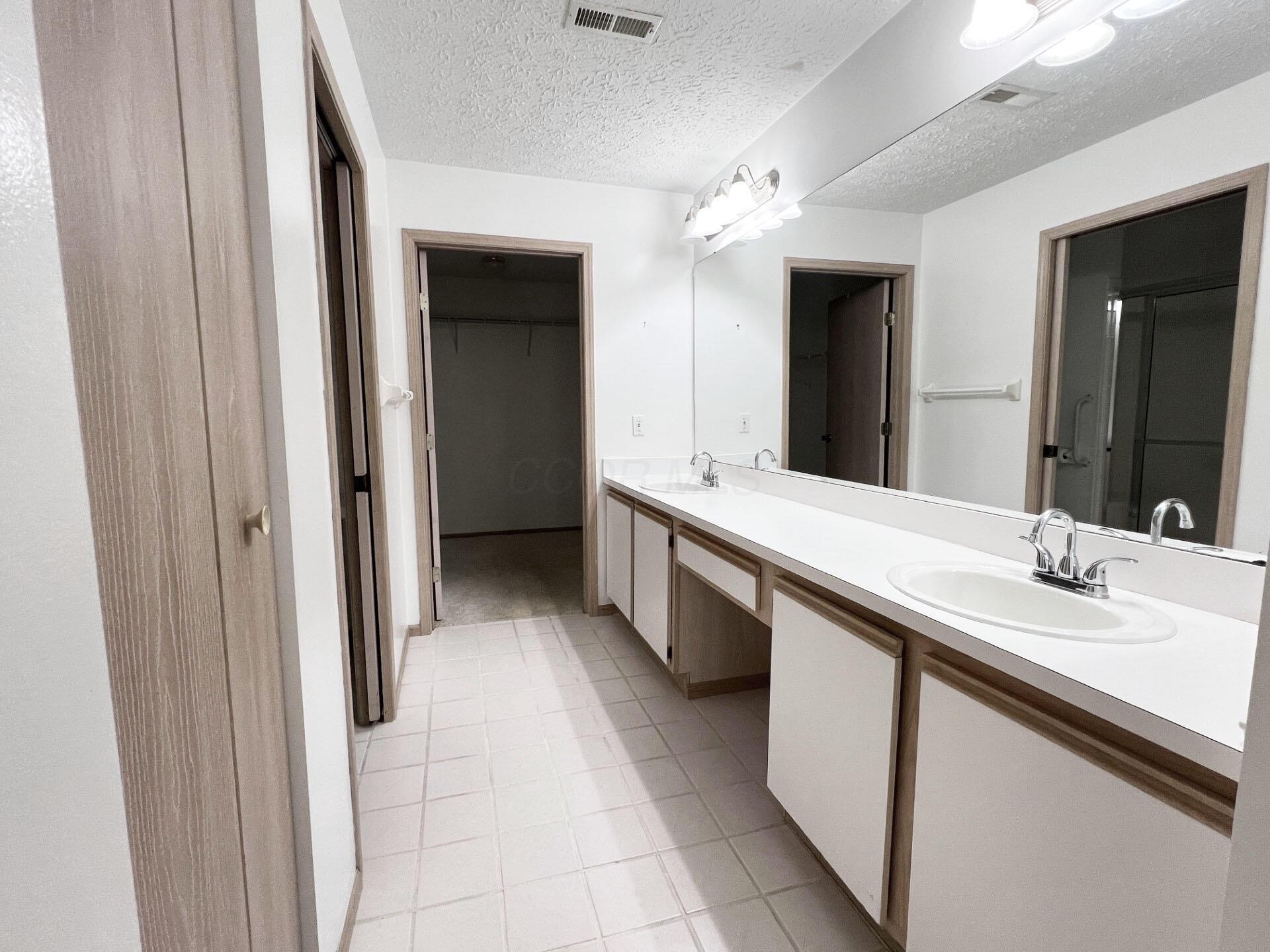 6363 Pinehurst Pointe Property Photo 13
