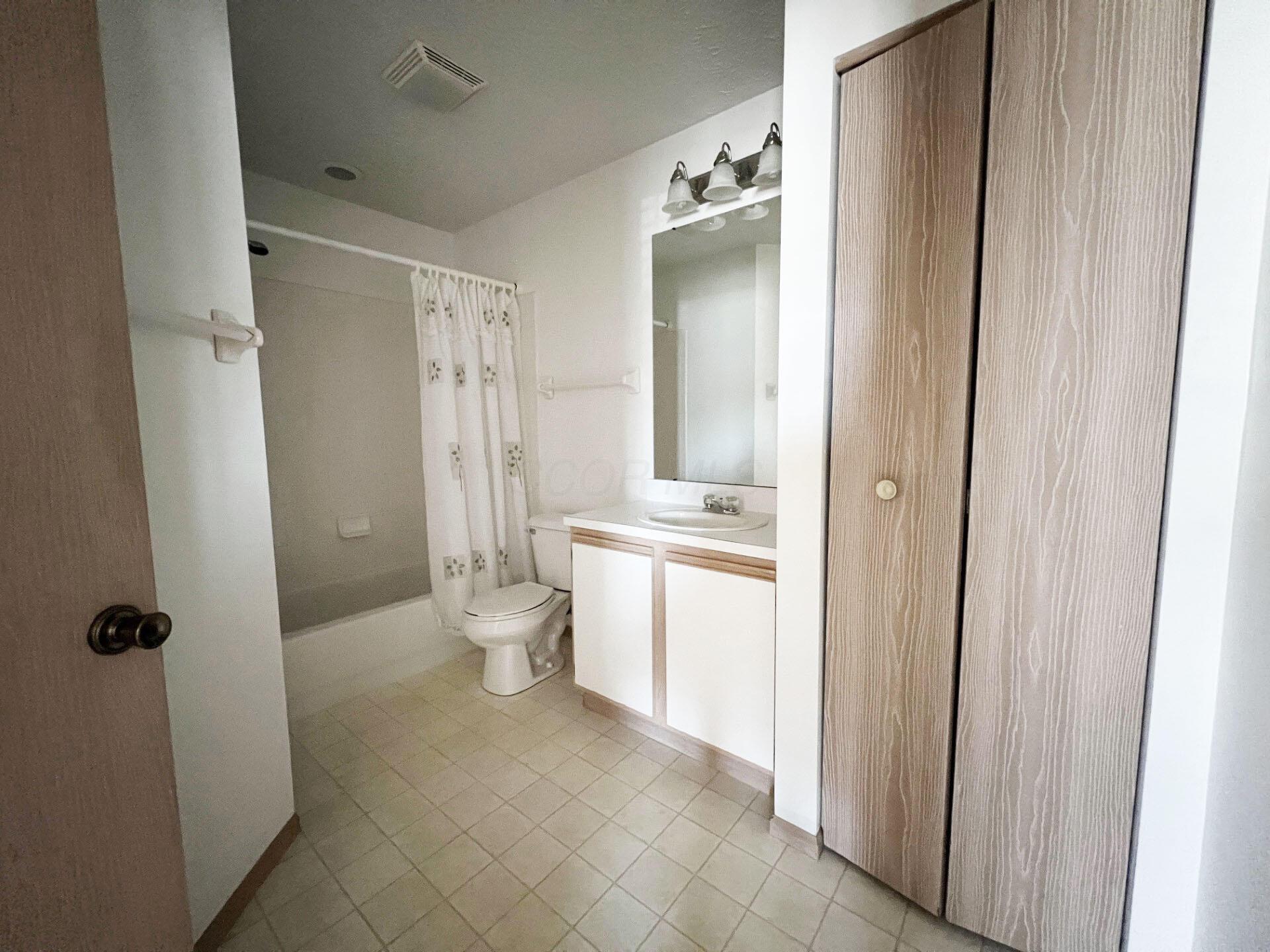 6363 Pinehurst Pointe Property Photo 18