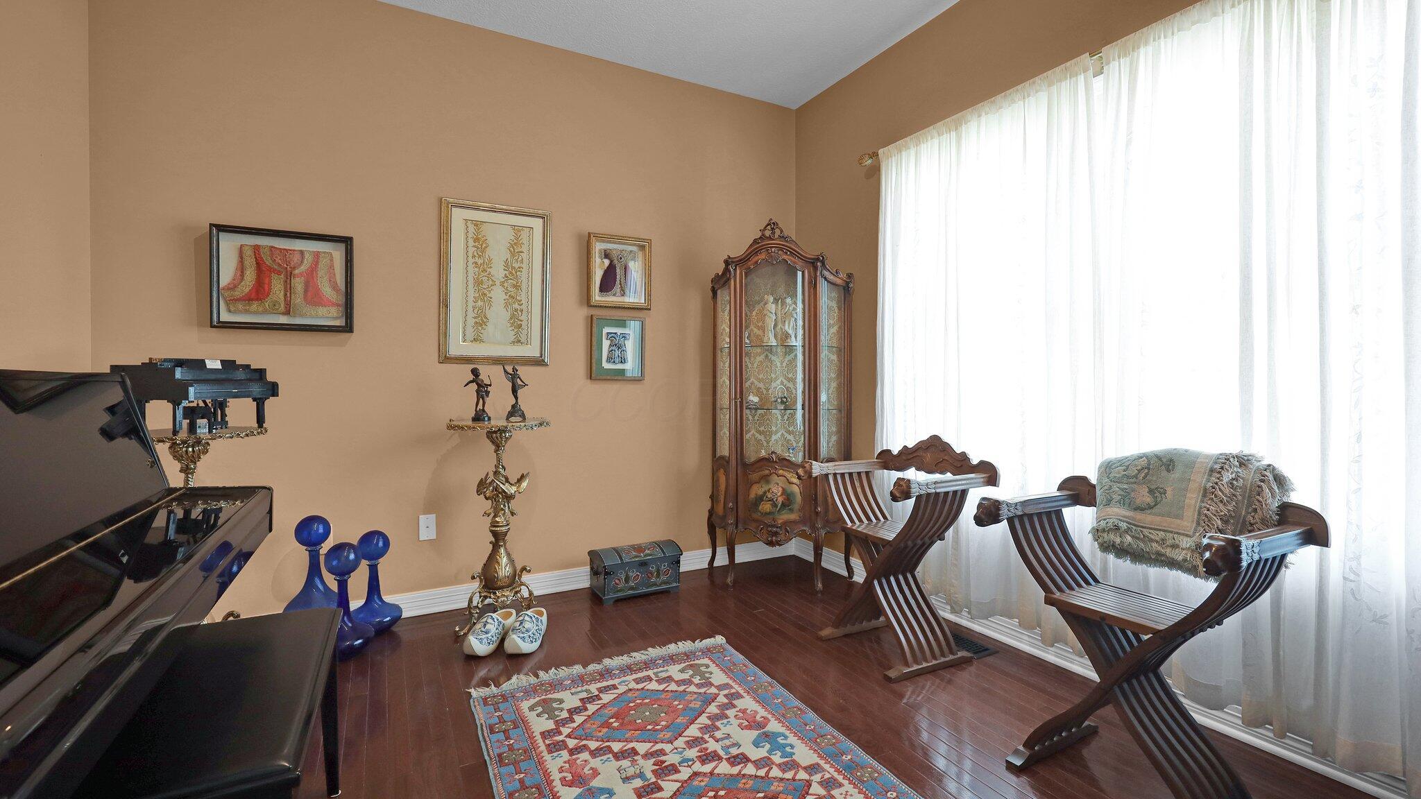 1147 Desert Willow Drive Property Photo 8