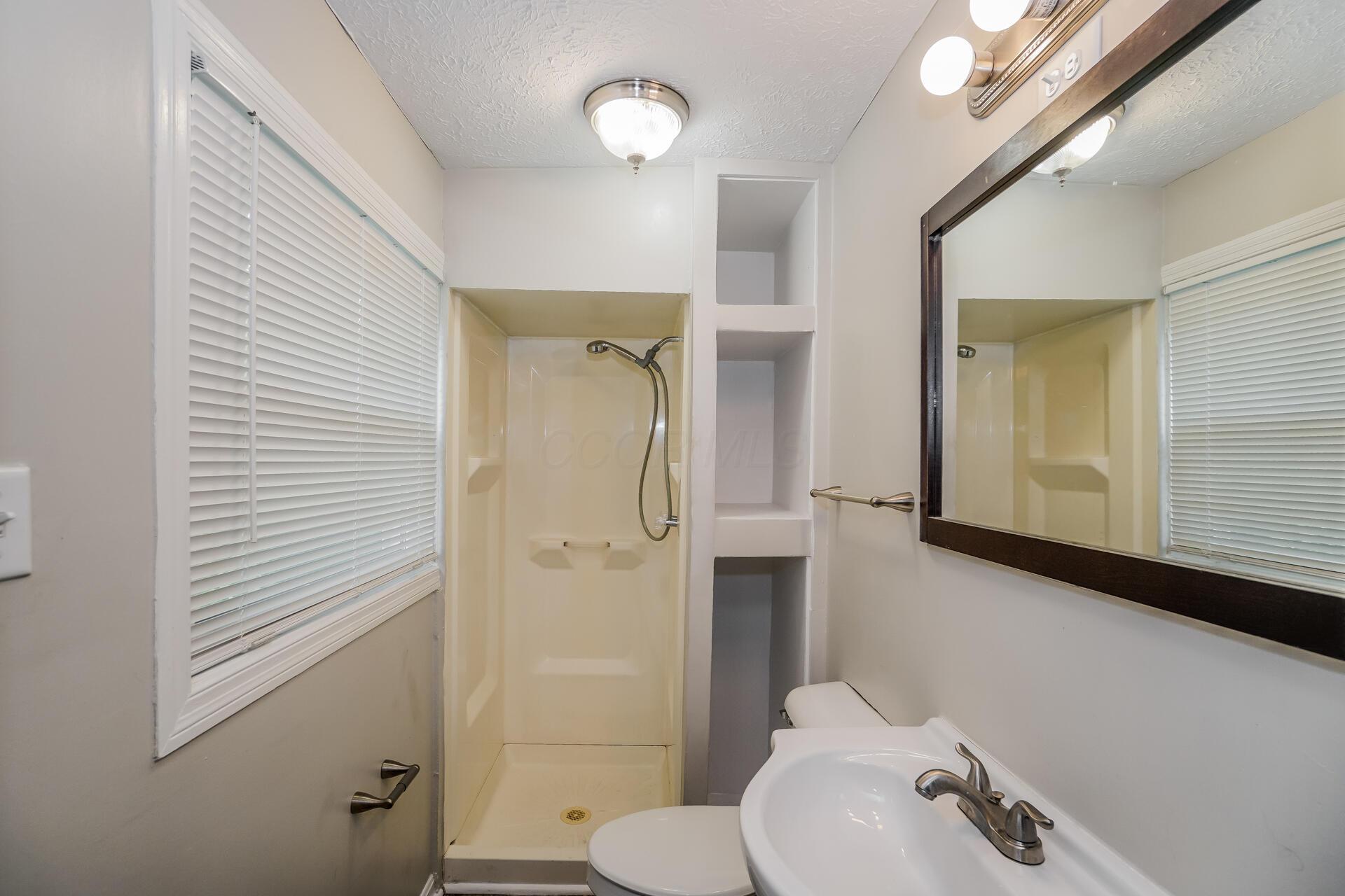 83 N Burgess Avenue Property Photo 8