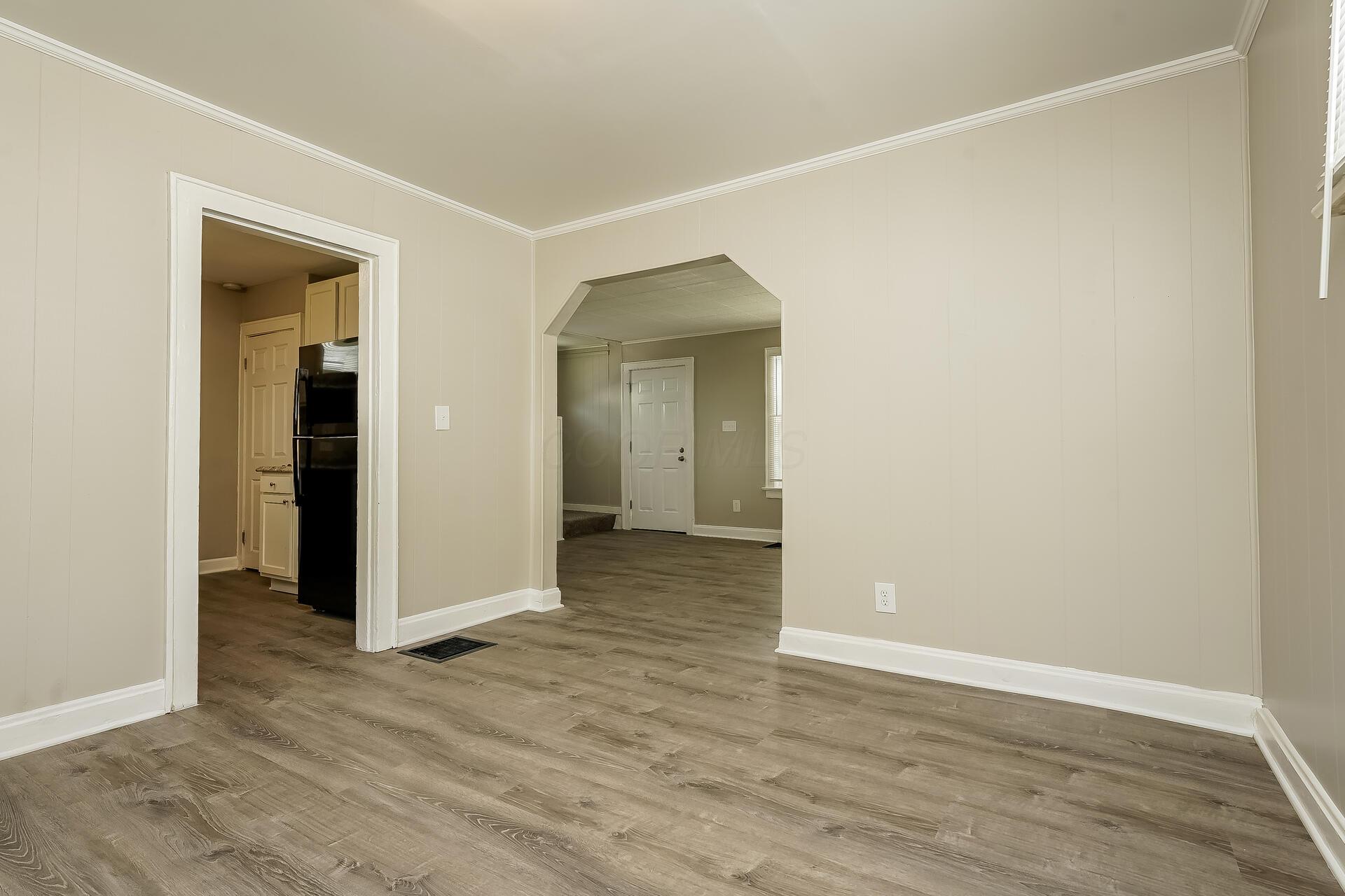 723 S Richardson Avenue Property Photo 5
