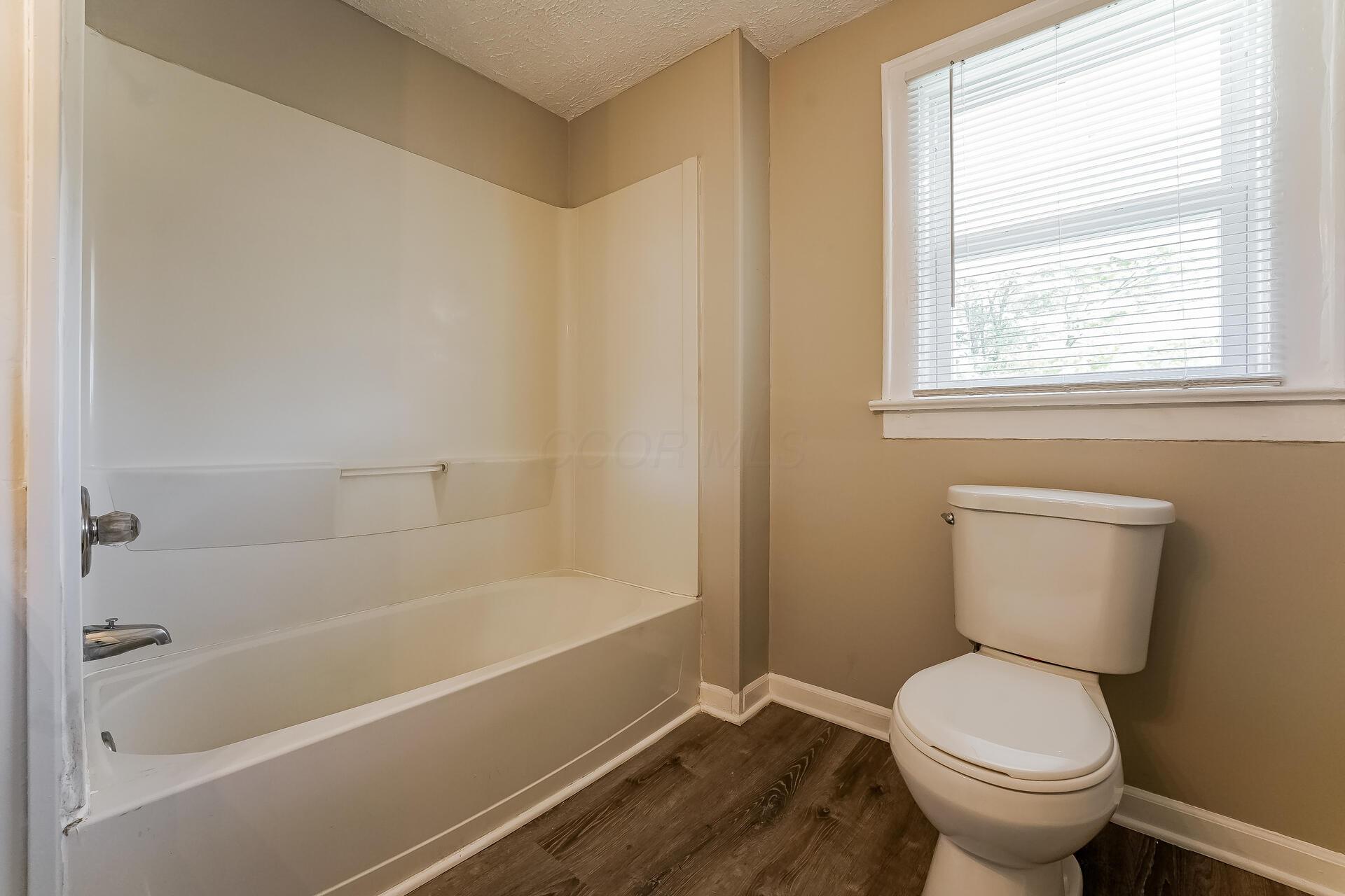 723 S Richardson Avenue Property Photo 11