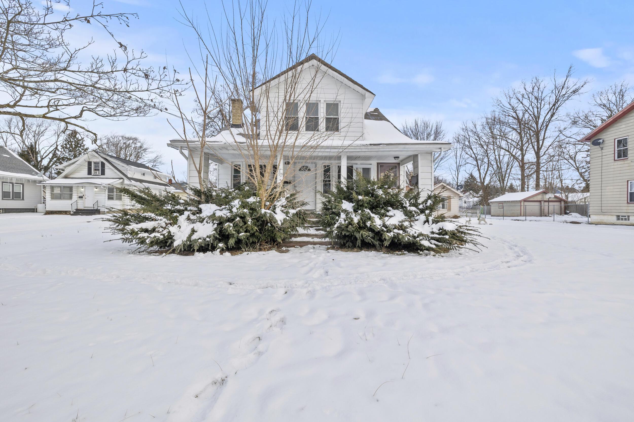 210 Hollywood Avenue Property Photo