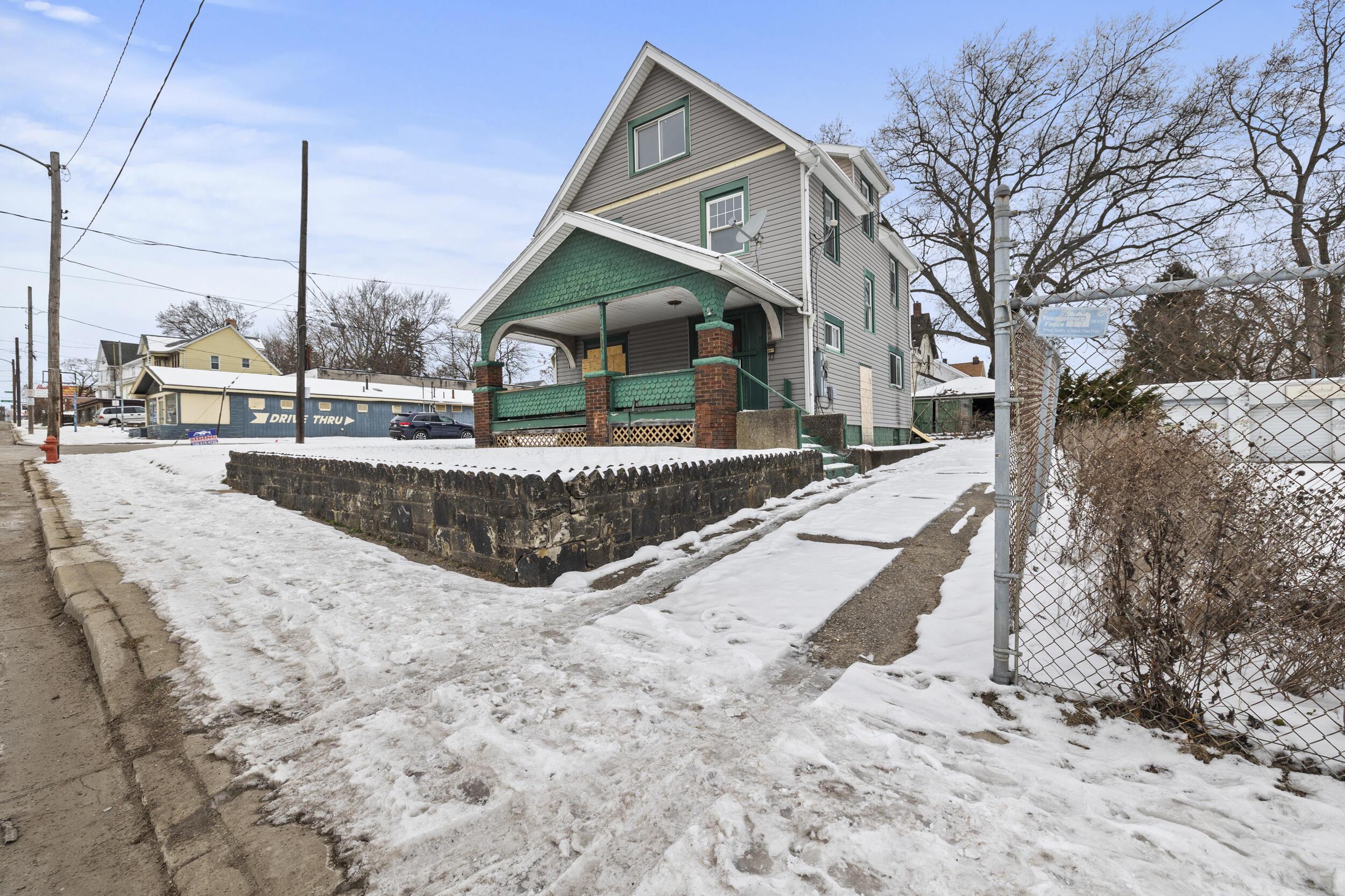 1726 Mahoning Avenue Property Photo
