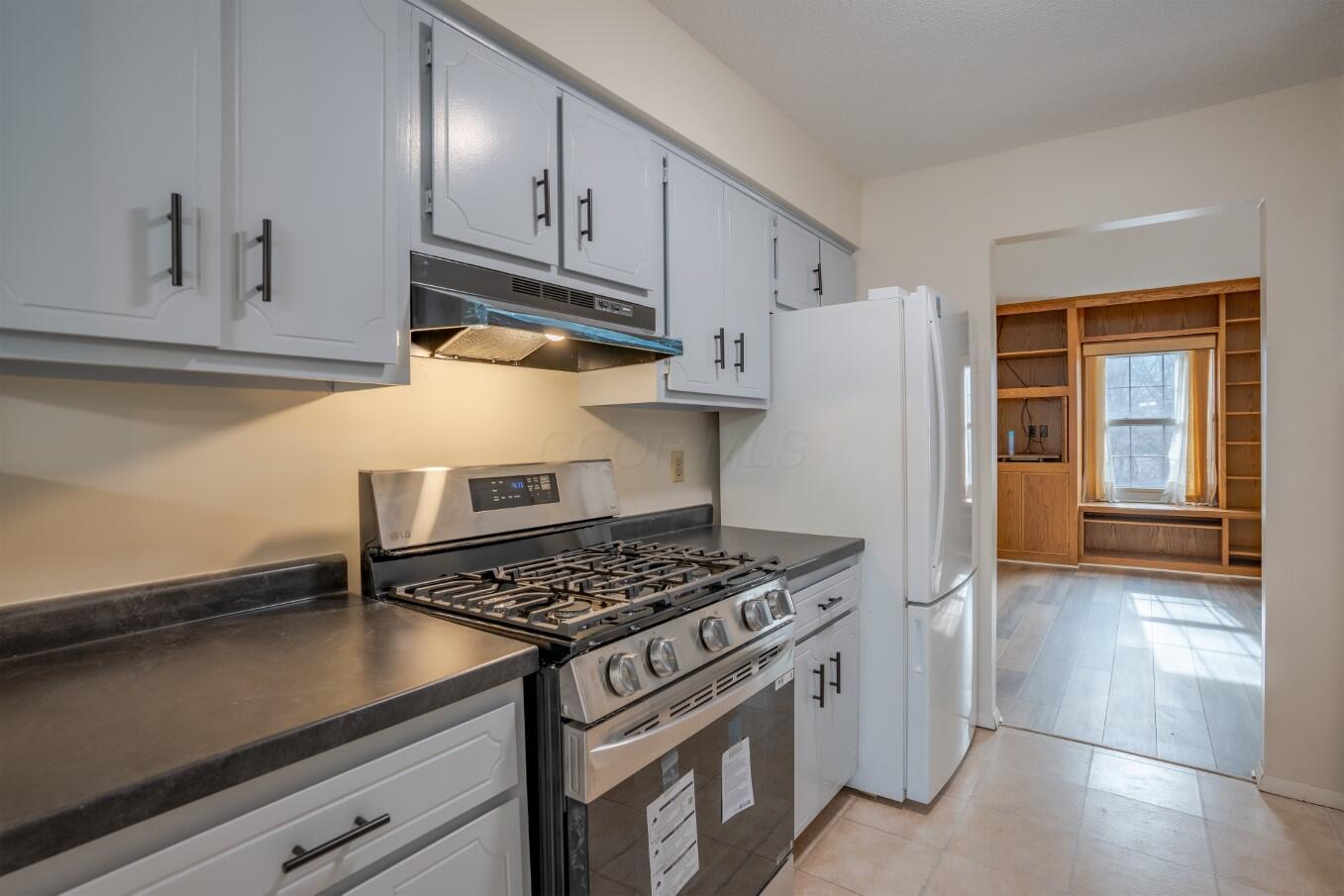 655 Providence Avenue, E Property Photo 8