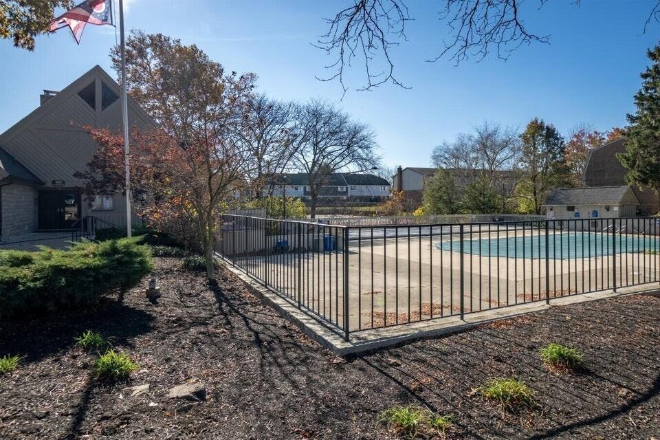 655 Providence Avenue, E Property Photo 35