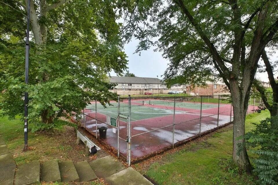 655 Providence Avenue, E Property Photo 38