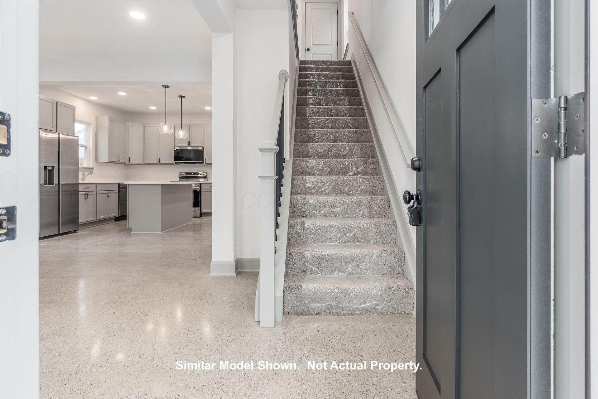 128 N Central Avenue Property Photo 4