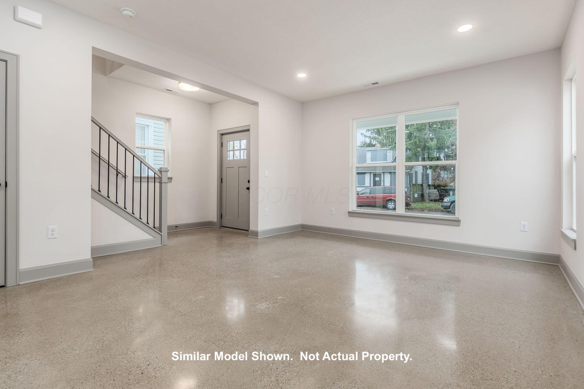 128 N Central Avenue Property Photo 6