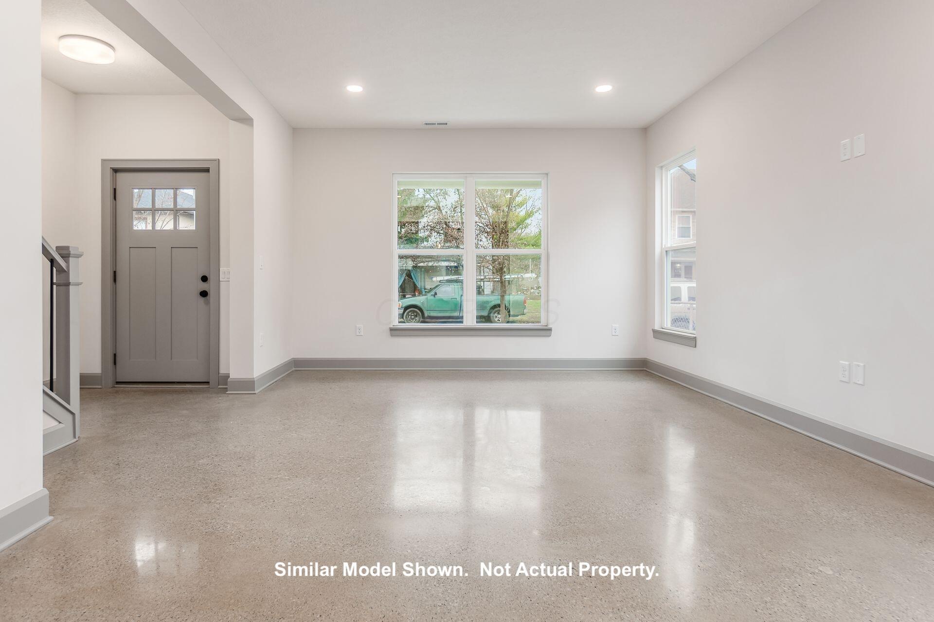 128 N Central Avenue Property Photo 7