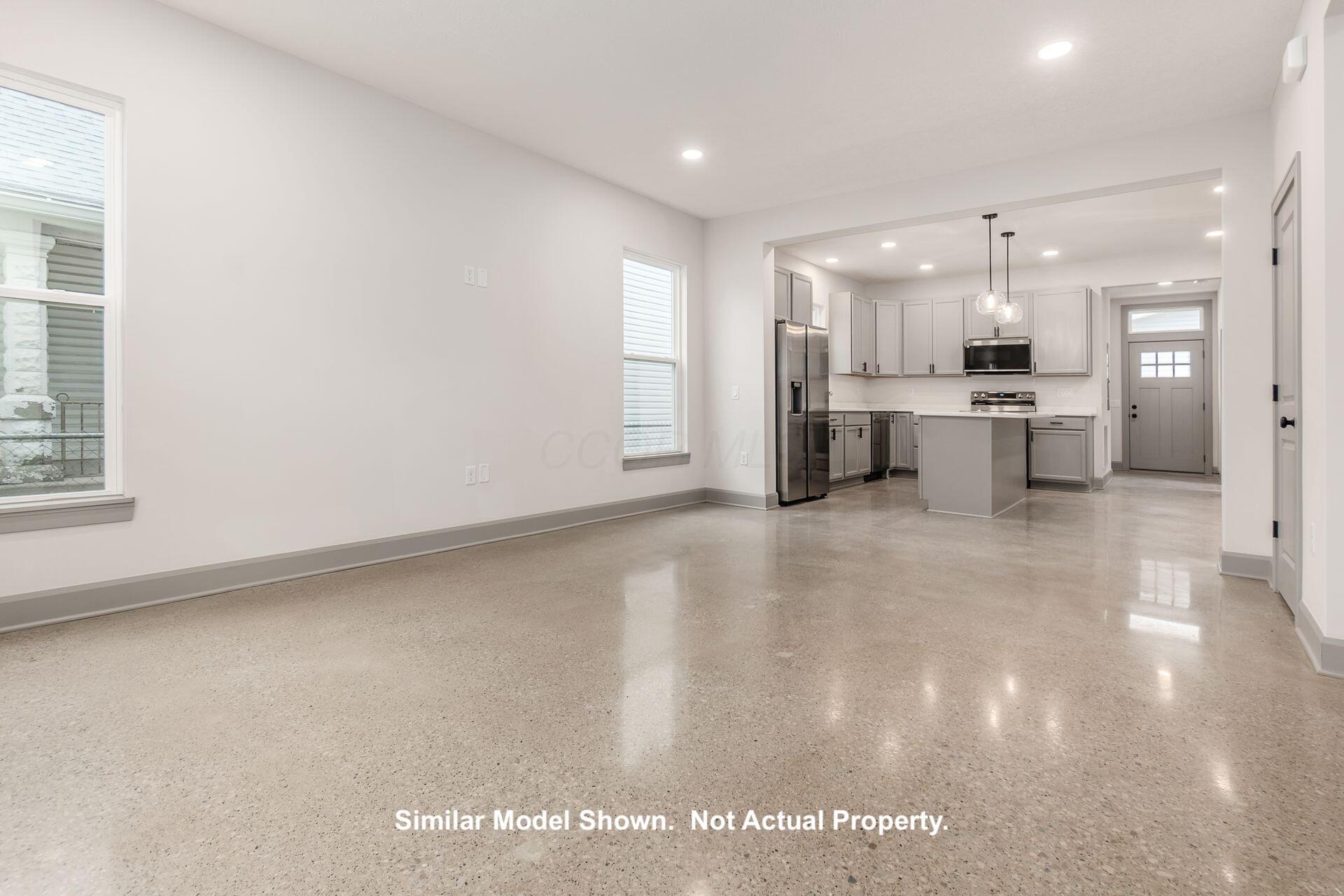 128 N Central Avenue Property Photo 9