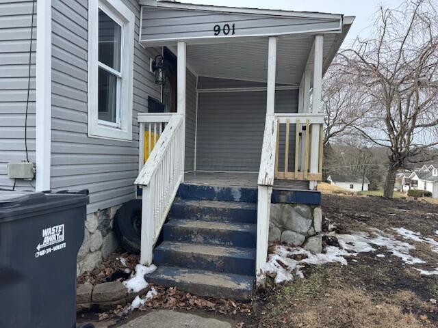 901 W Brown Street Property Photo 4