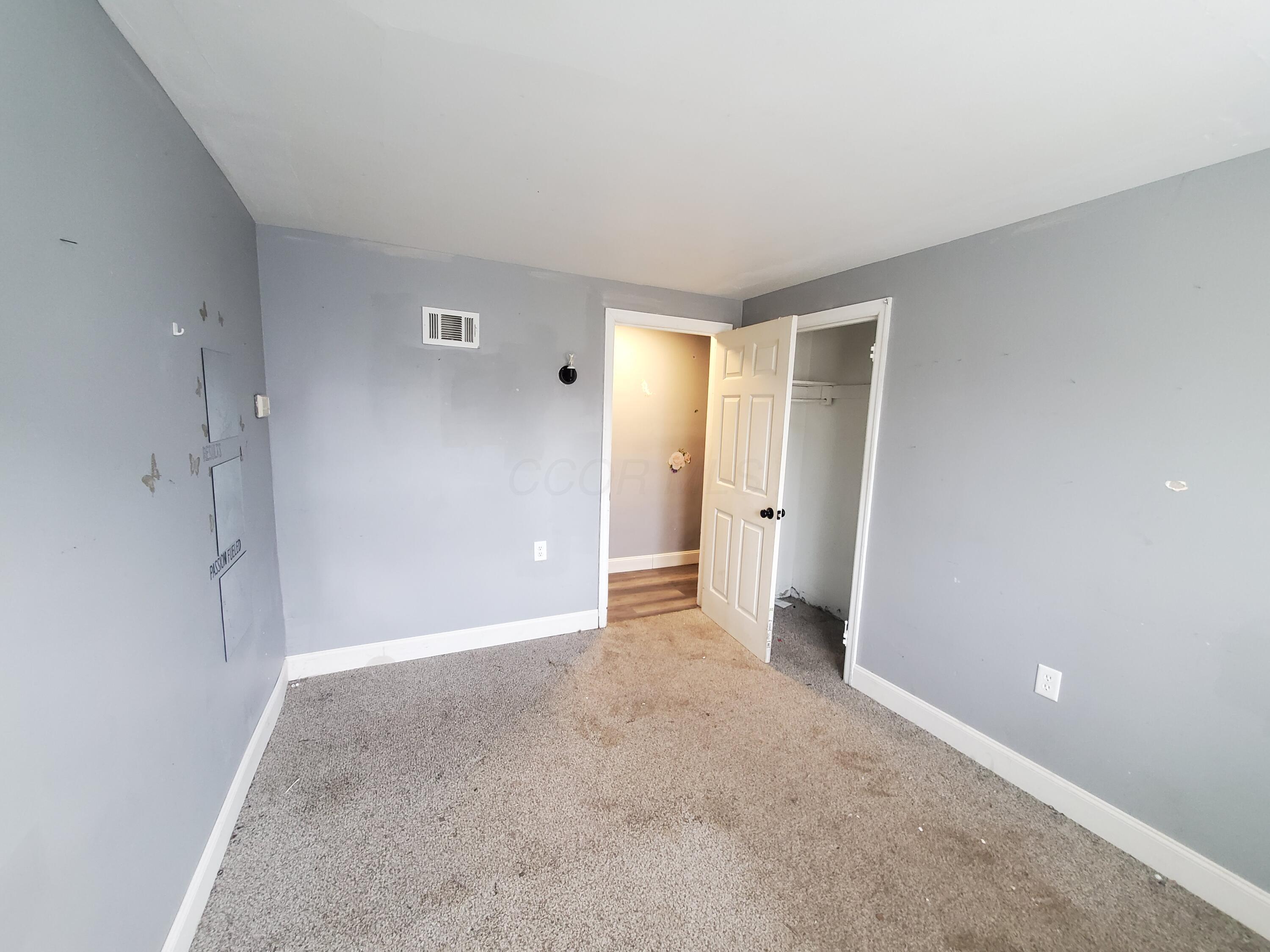 1496-1498 E 22nd Avenue Property Photo 9