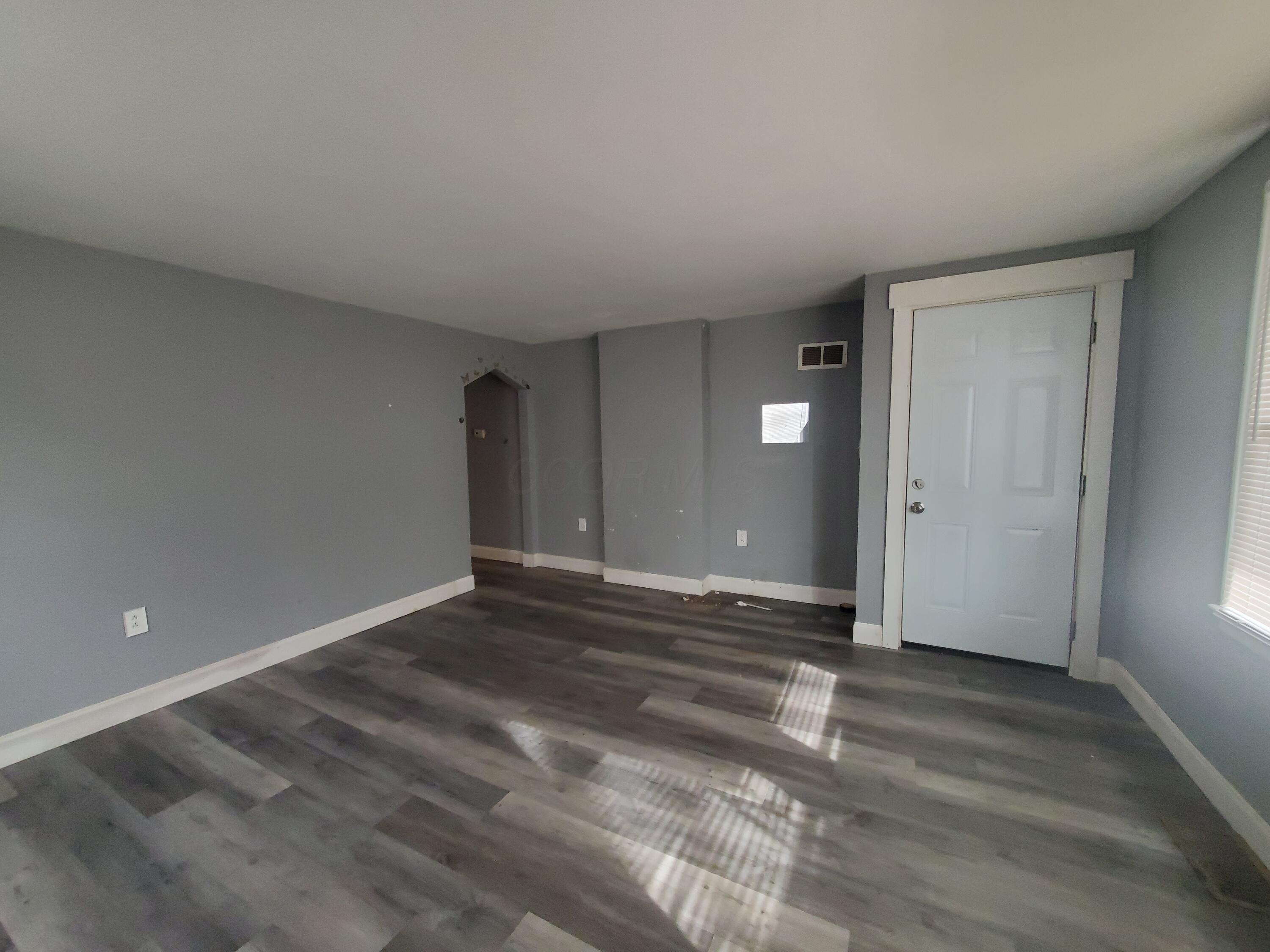 1496-1498 E 22nd Avenue Property Photo 13