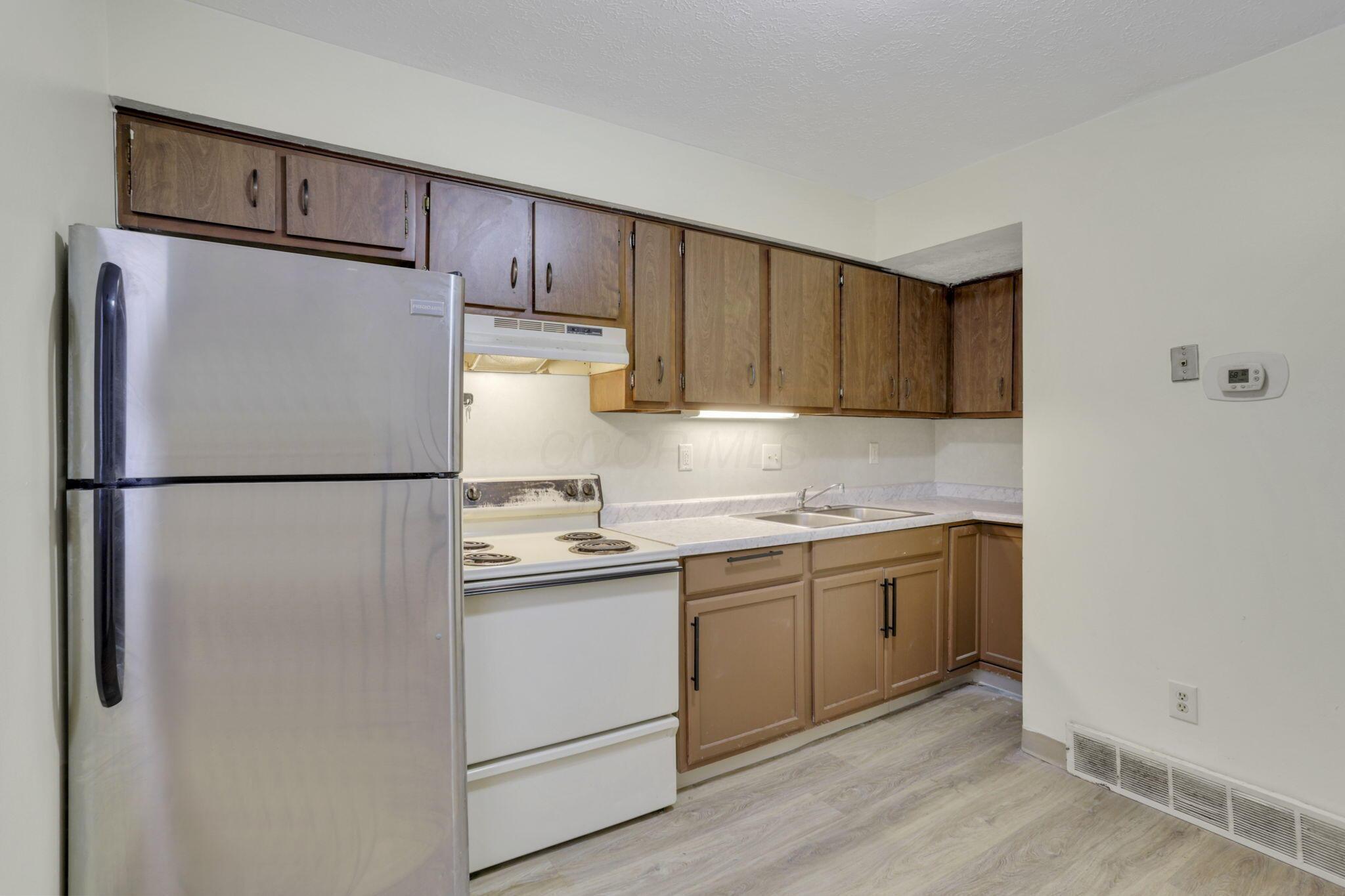 370-376 E Northwood Avenue Property Photo 14