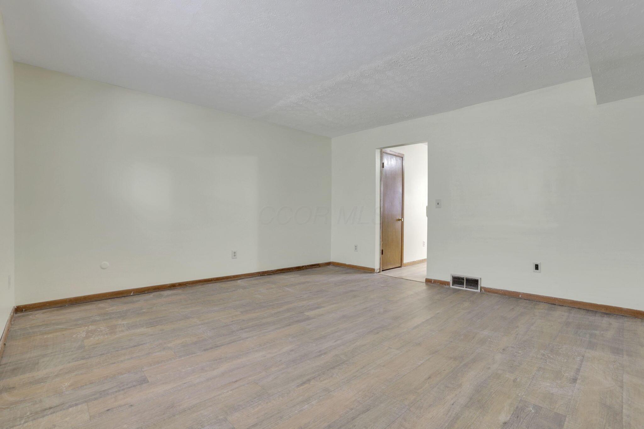 370-376 E Northwood Avenue Property Photo 16