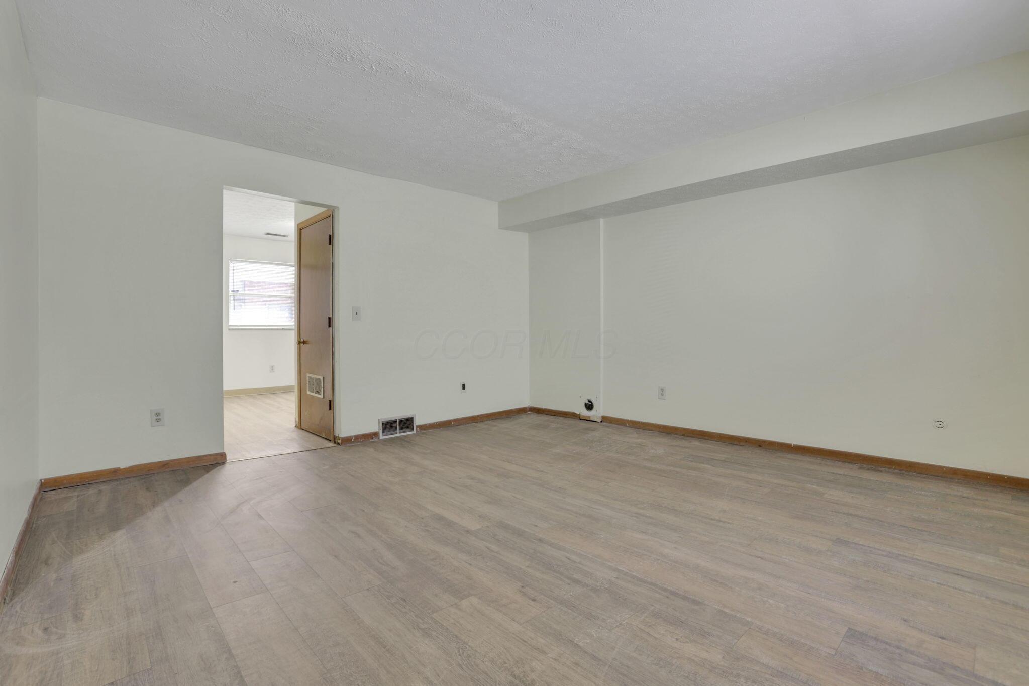 370-376 E Northwood Avenue Property Photo 17