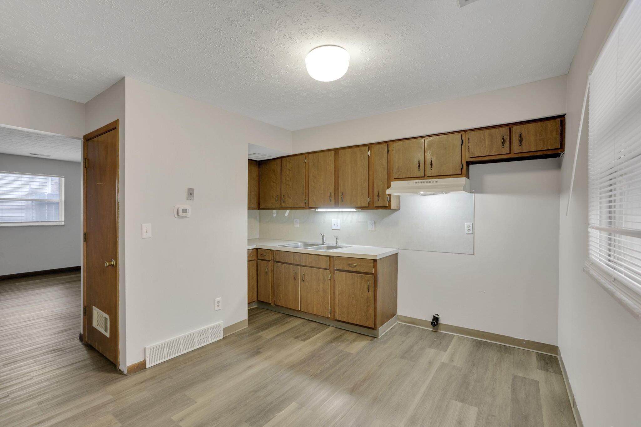 370-376 E Northwood Avenue Property Photo 26