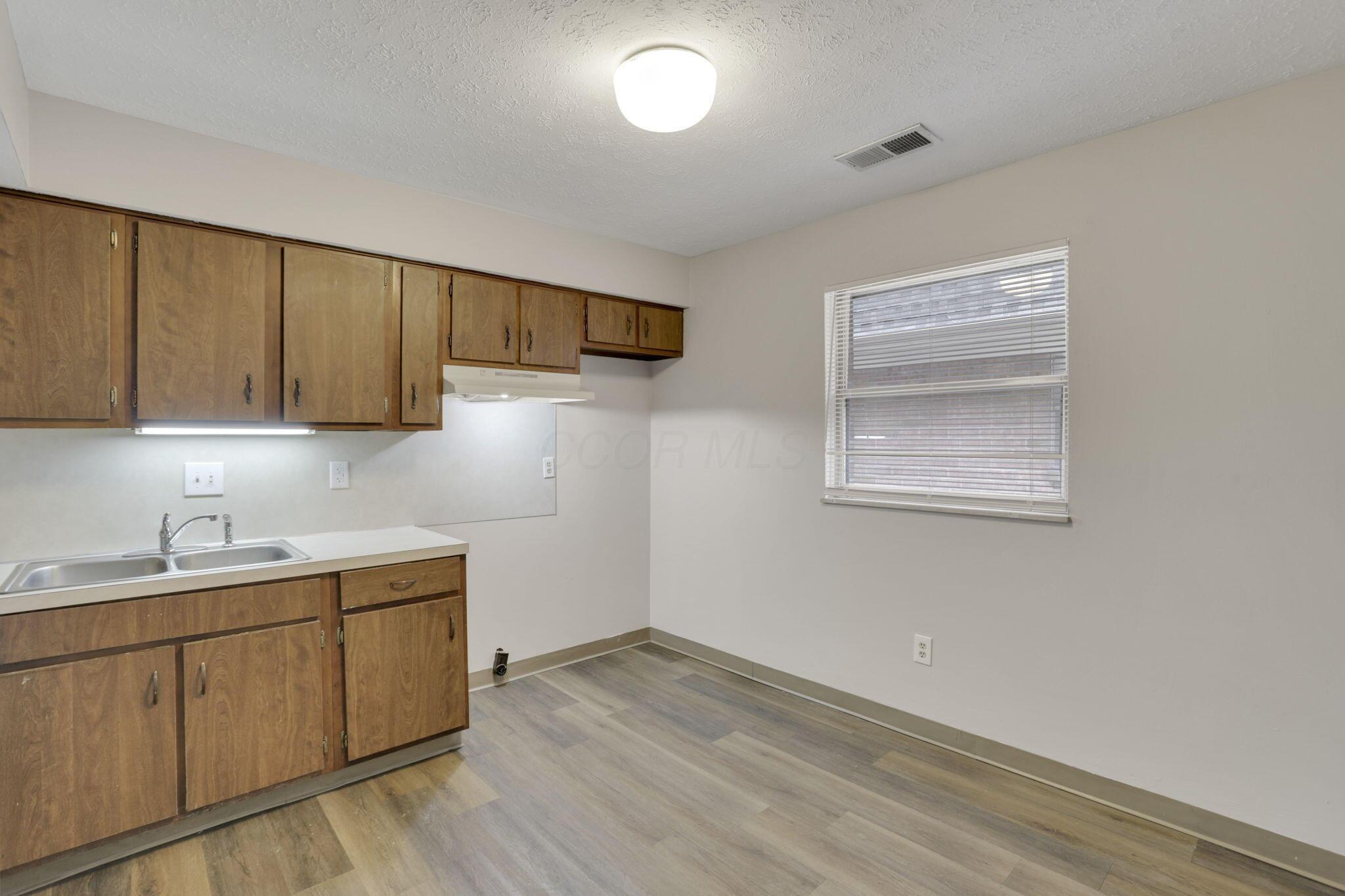 370-376 E Northwood Avenue Property Photo 29