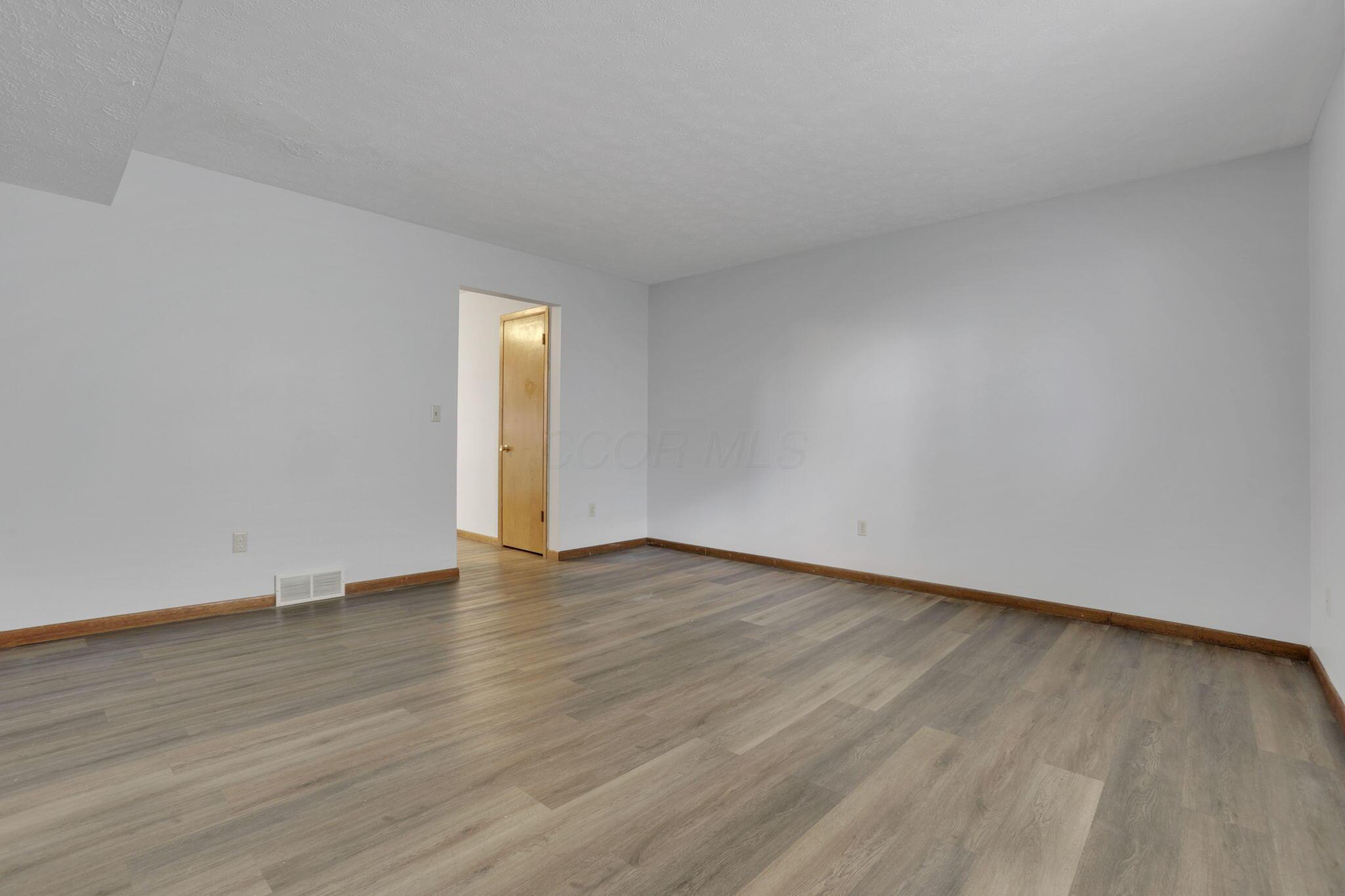 370-376 E Northwood Avenue Property Photo 33