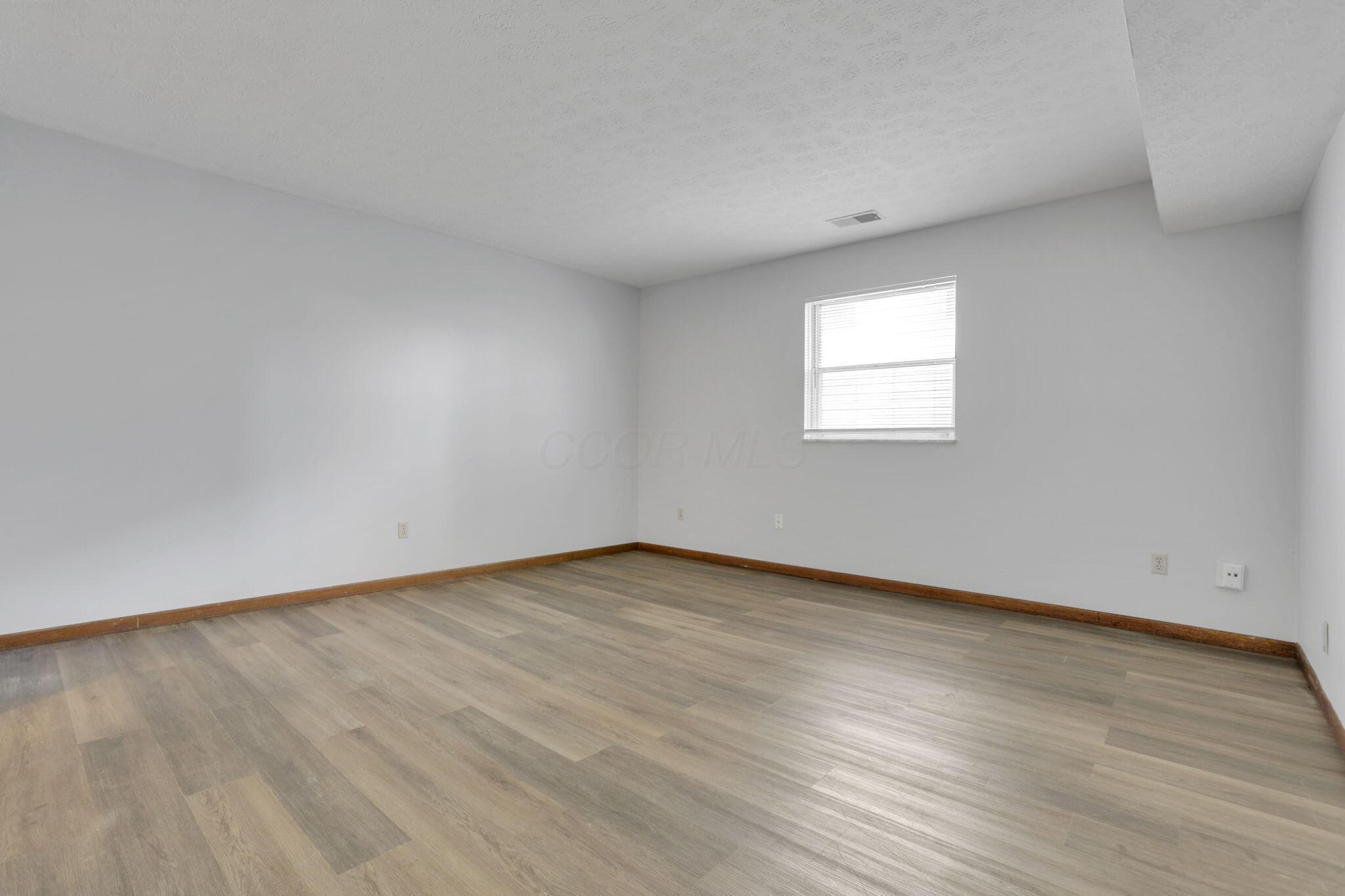 370-376 E Northwood Avenue Property Photo 34