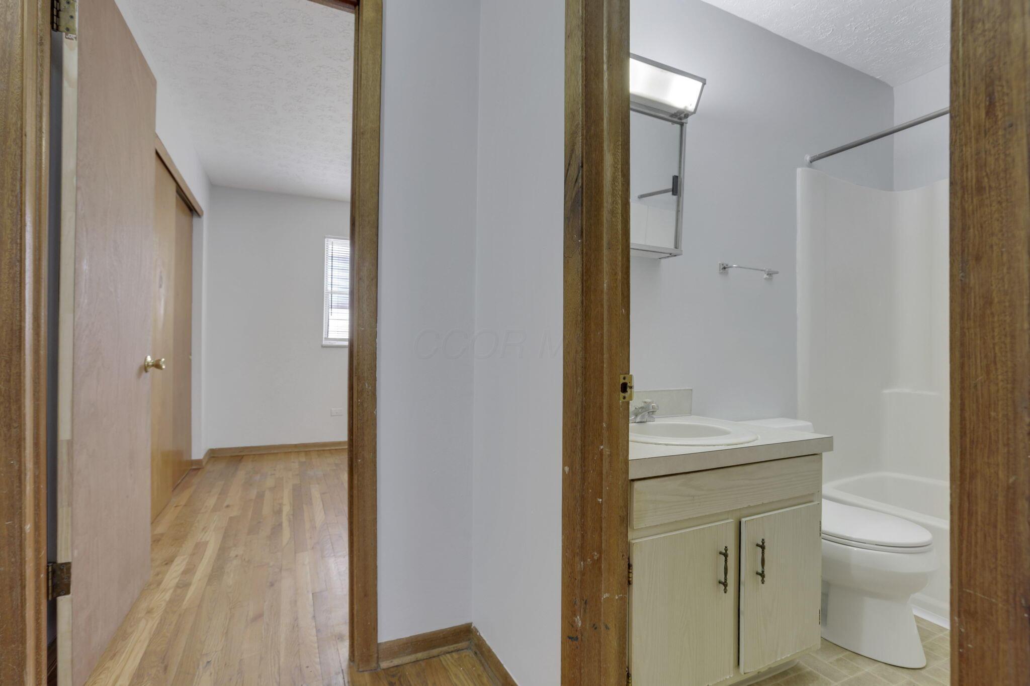 370-376 E Northwood Avenue Property Photo 39