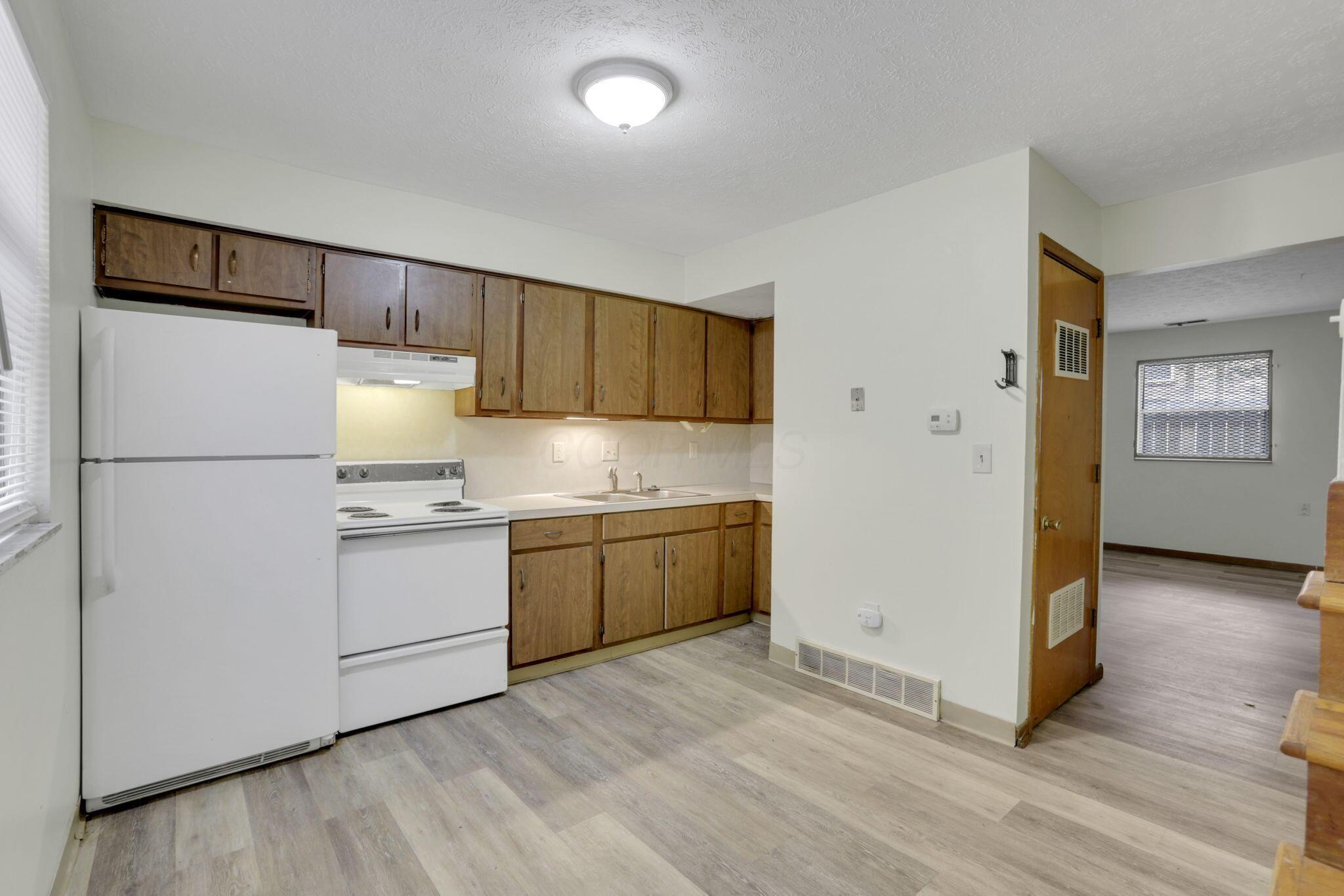 370-376 E Northwood Avenue Property Photo 43