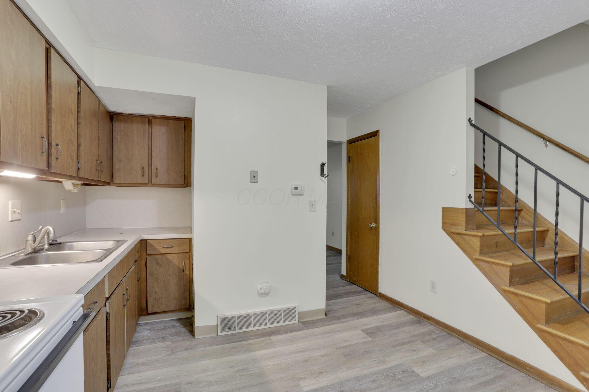 370-376 E Northwood Avenue Property Photo 44