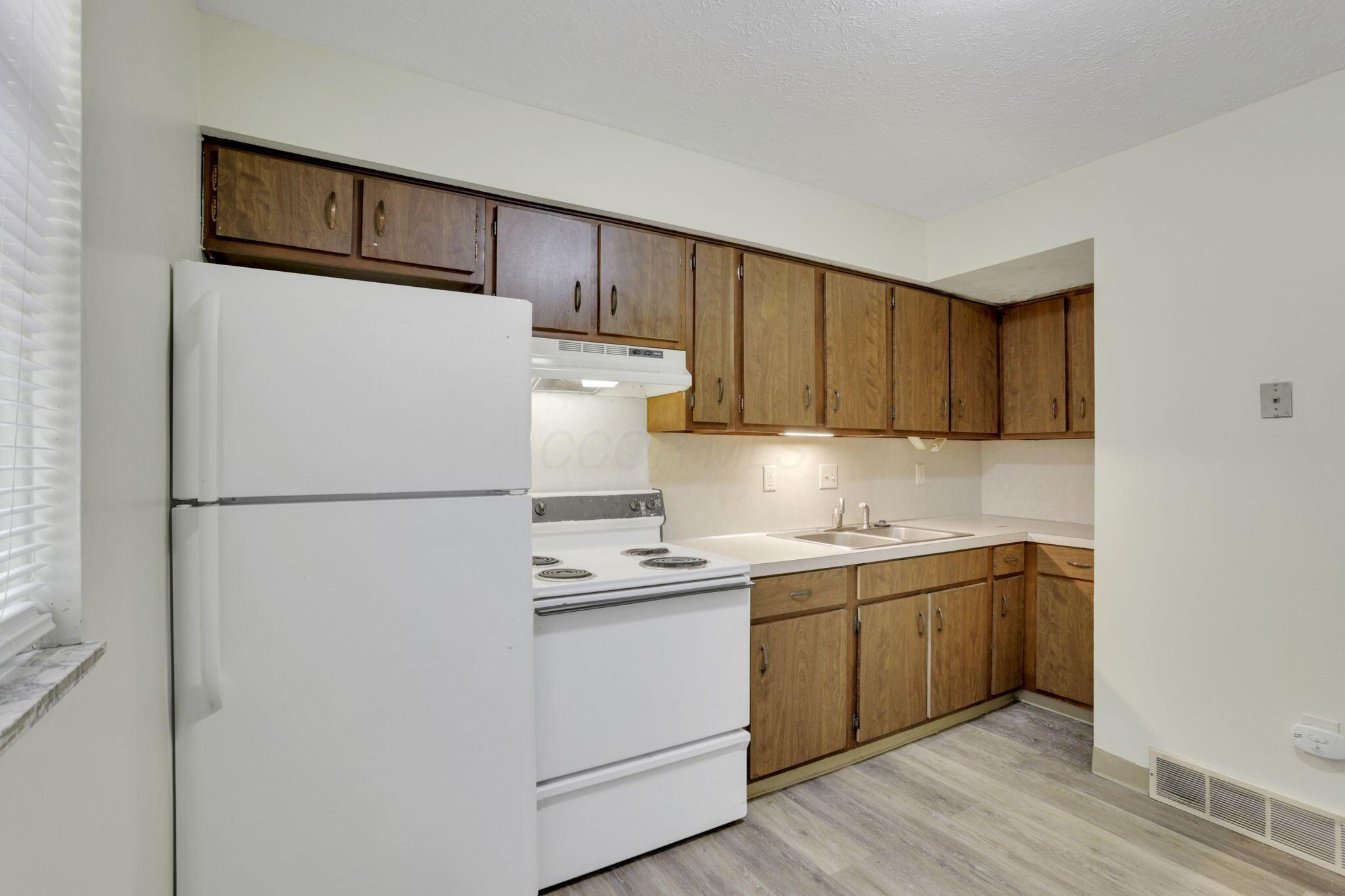 370-376 E Northwood Avenue Property Photo 46