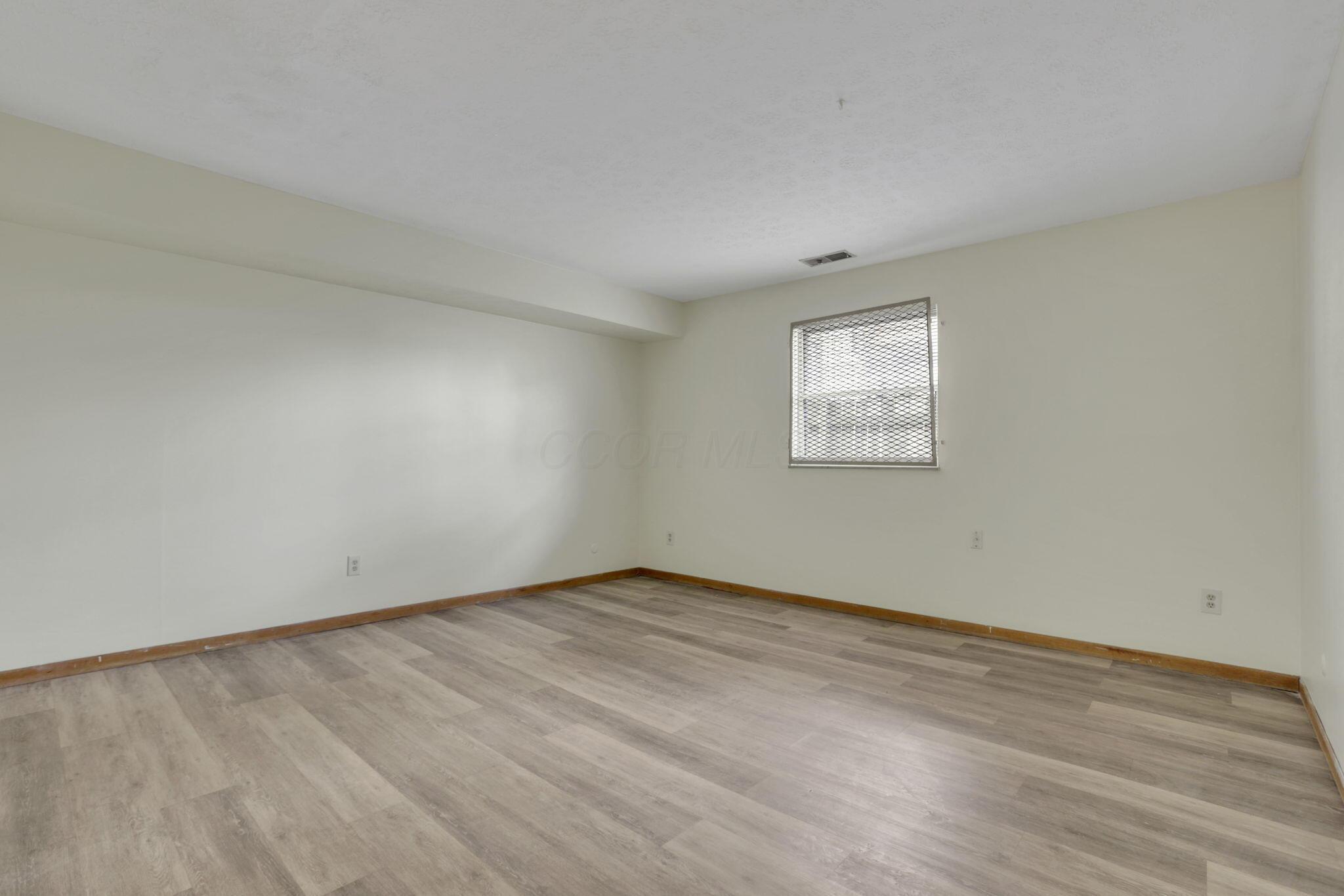370-376 E Northwood Avenue Property Photo 47