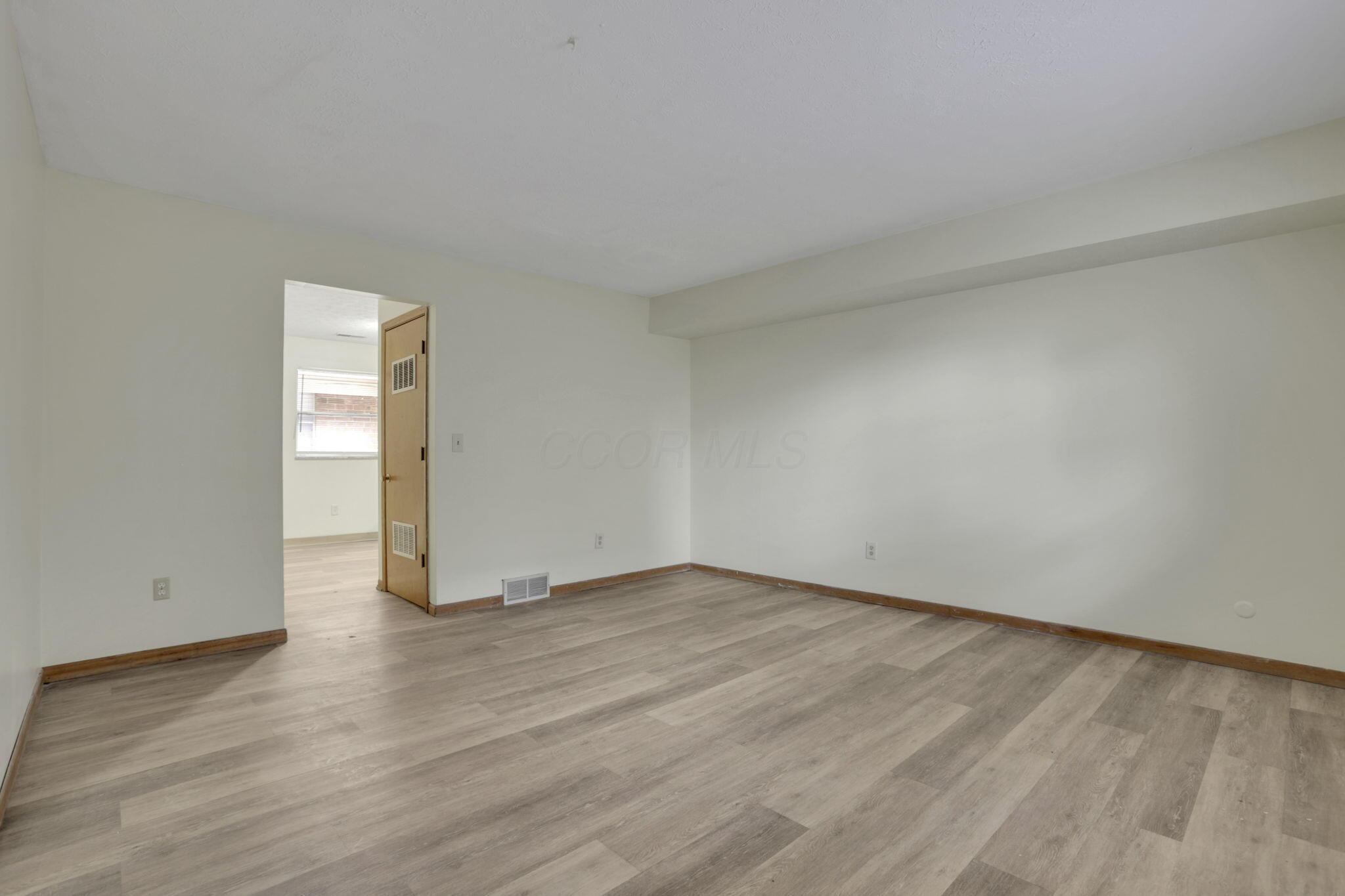 370-376 E Northwood Avenue Property Photo 48