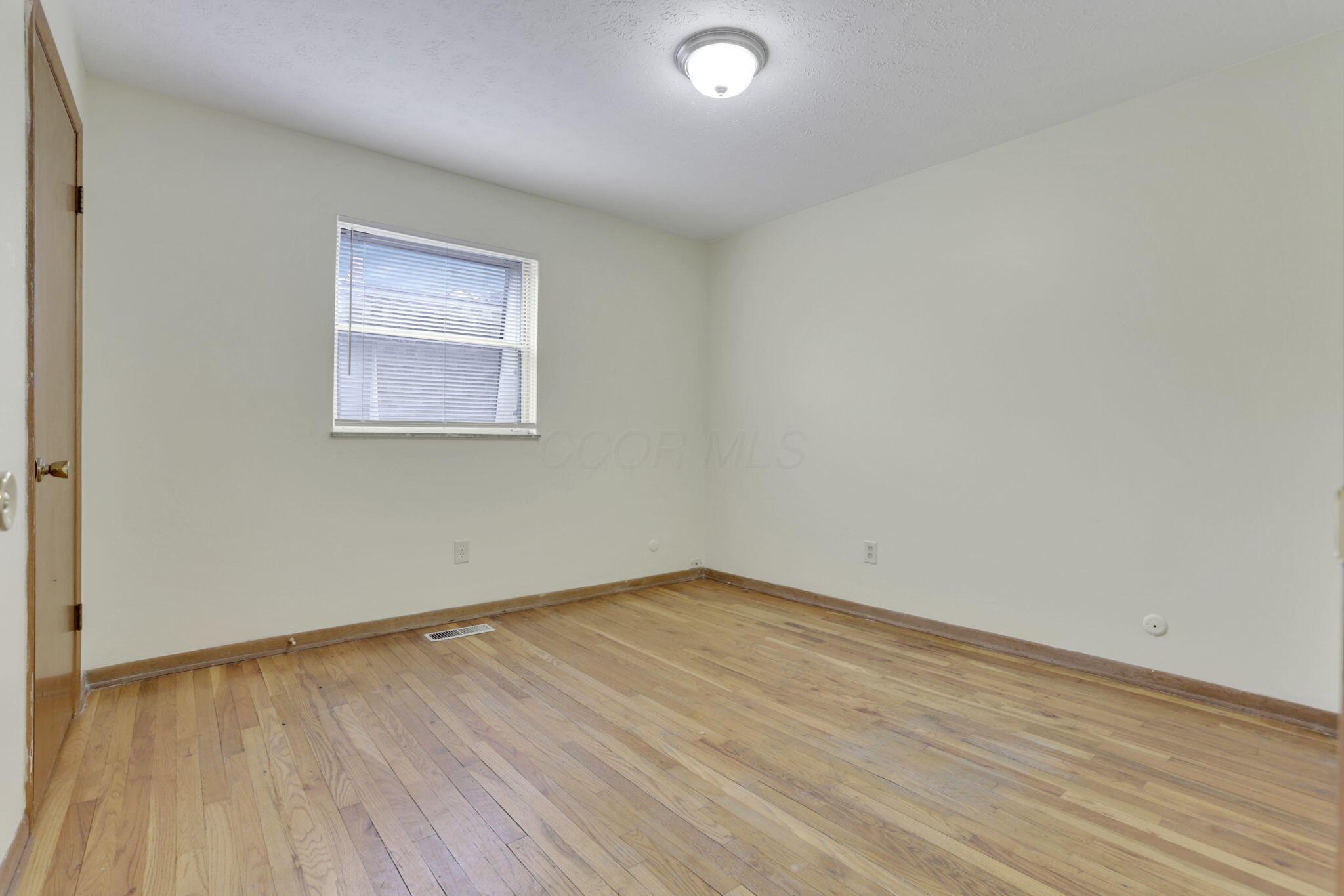 370-376 E Northwood Avenue Property Photo 52