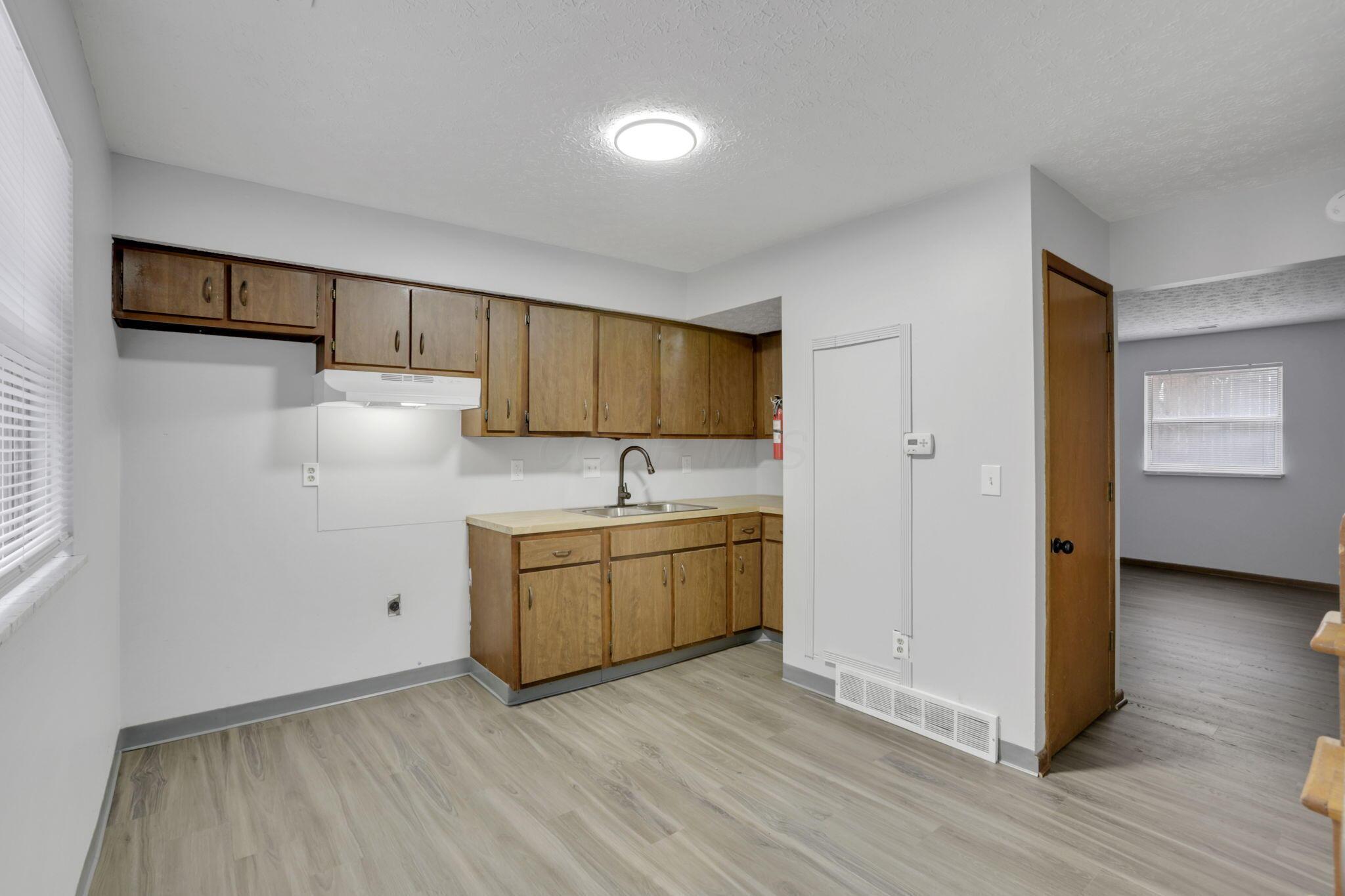 370-376 E Northwood Avenue Property Photo 59