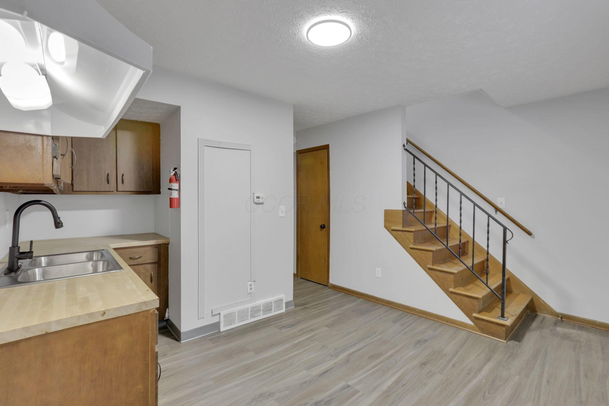 370-376 E Northwood Avenue Property Photo 60