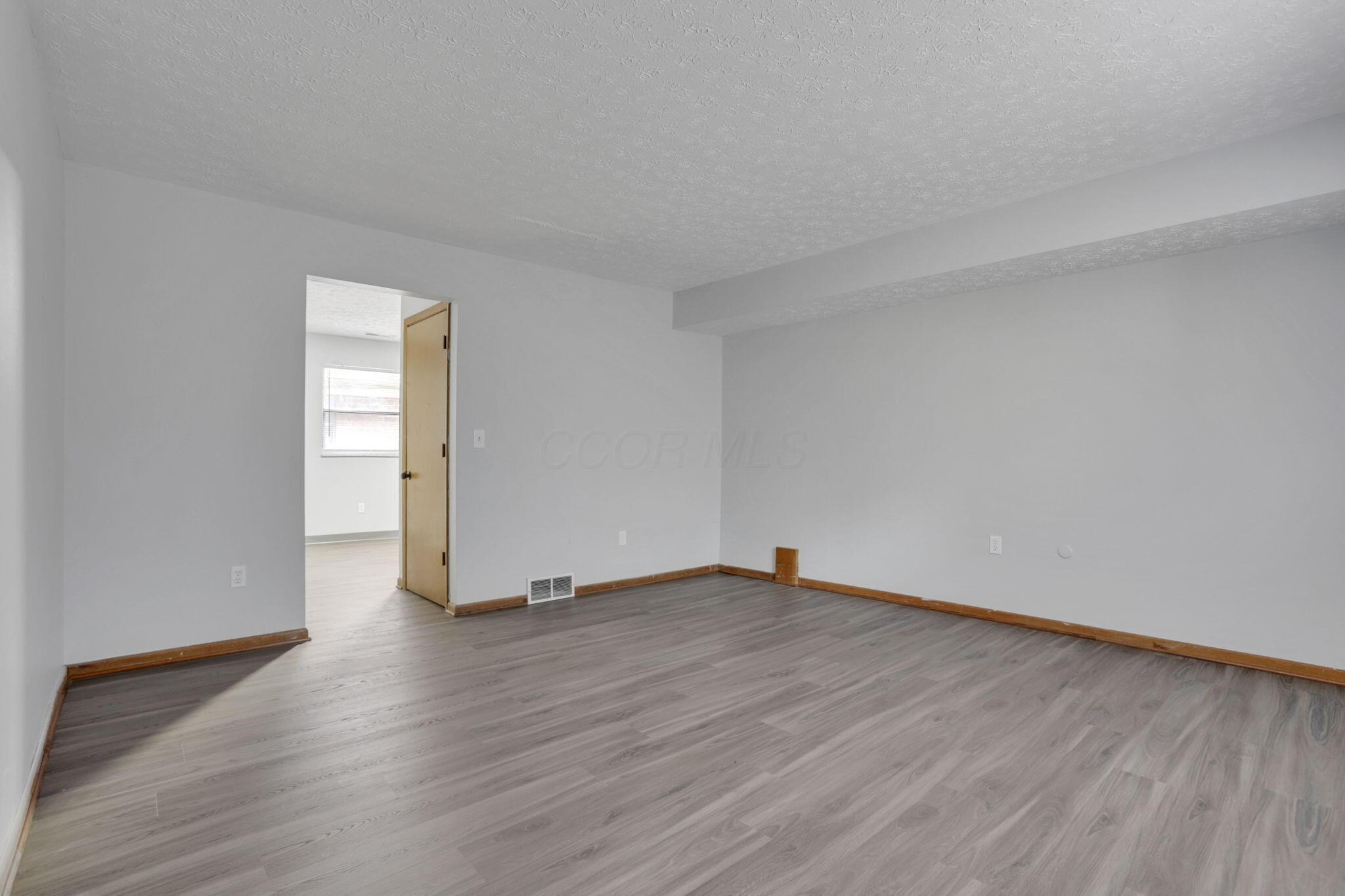 370-376 E Northwood Avenue Property Photo 63
